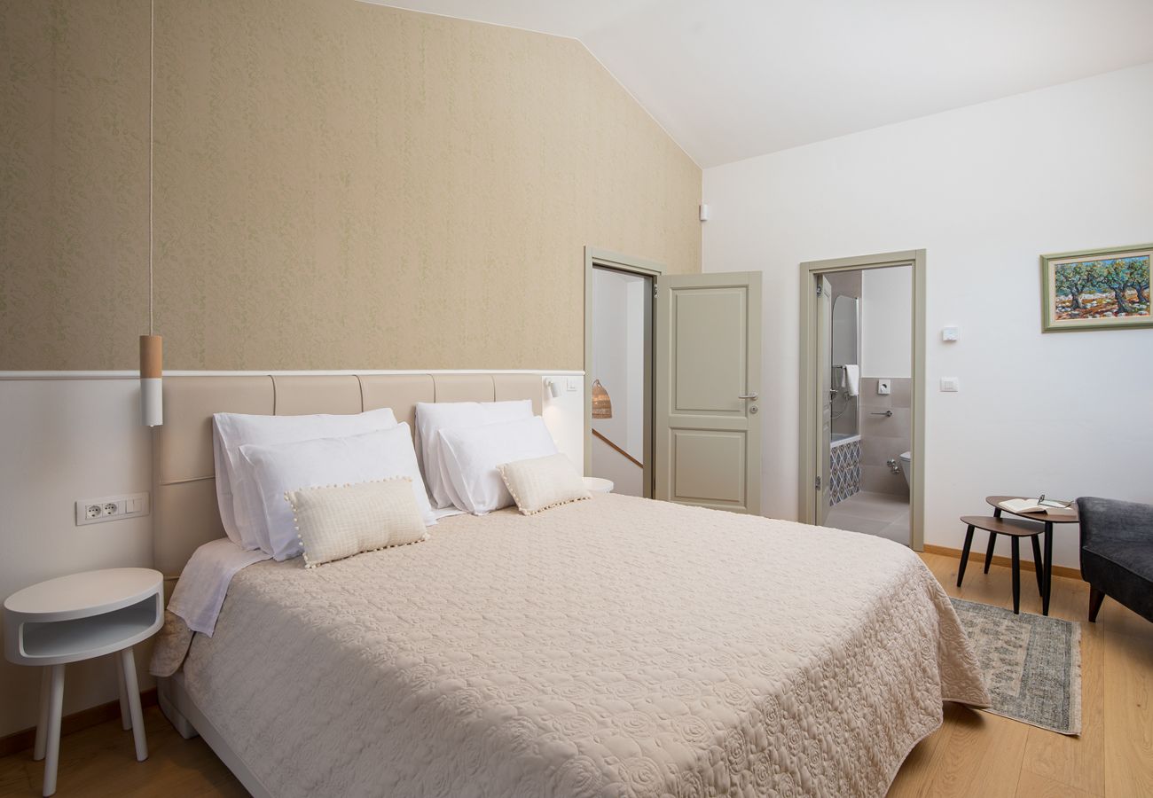 Вилла на Šišan - Casa Ginetto for 8 people near Pula with infinity 45 m2 and extra kids pool & large garden