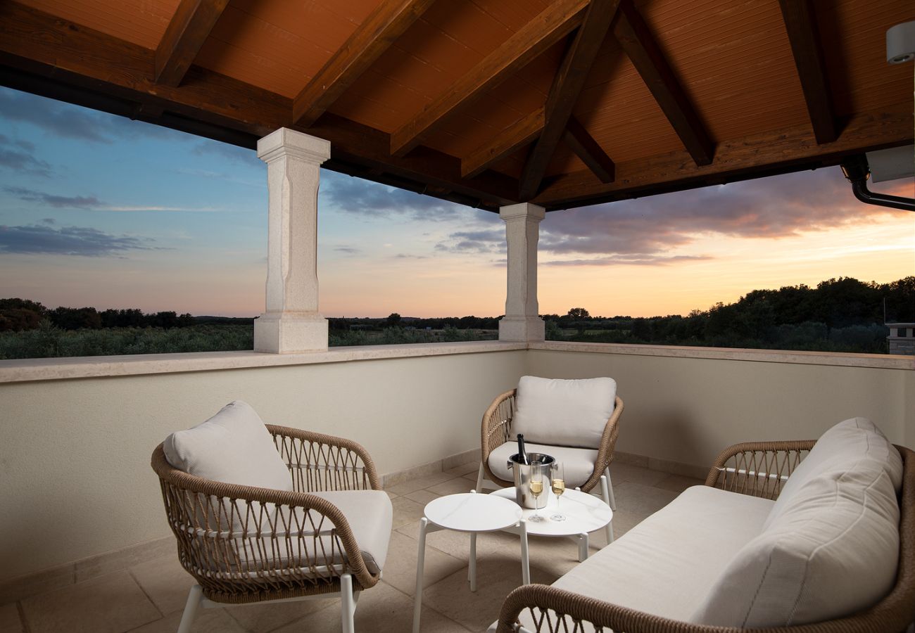 Вилла на Šišan - Casa Ginetto for 8 people near Pula with infinity 45 m2 and extra kids pool & large garden