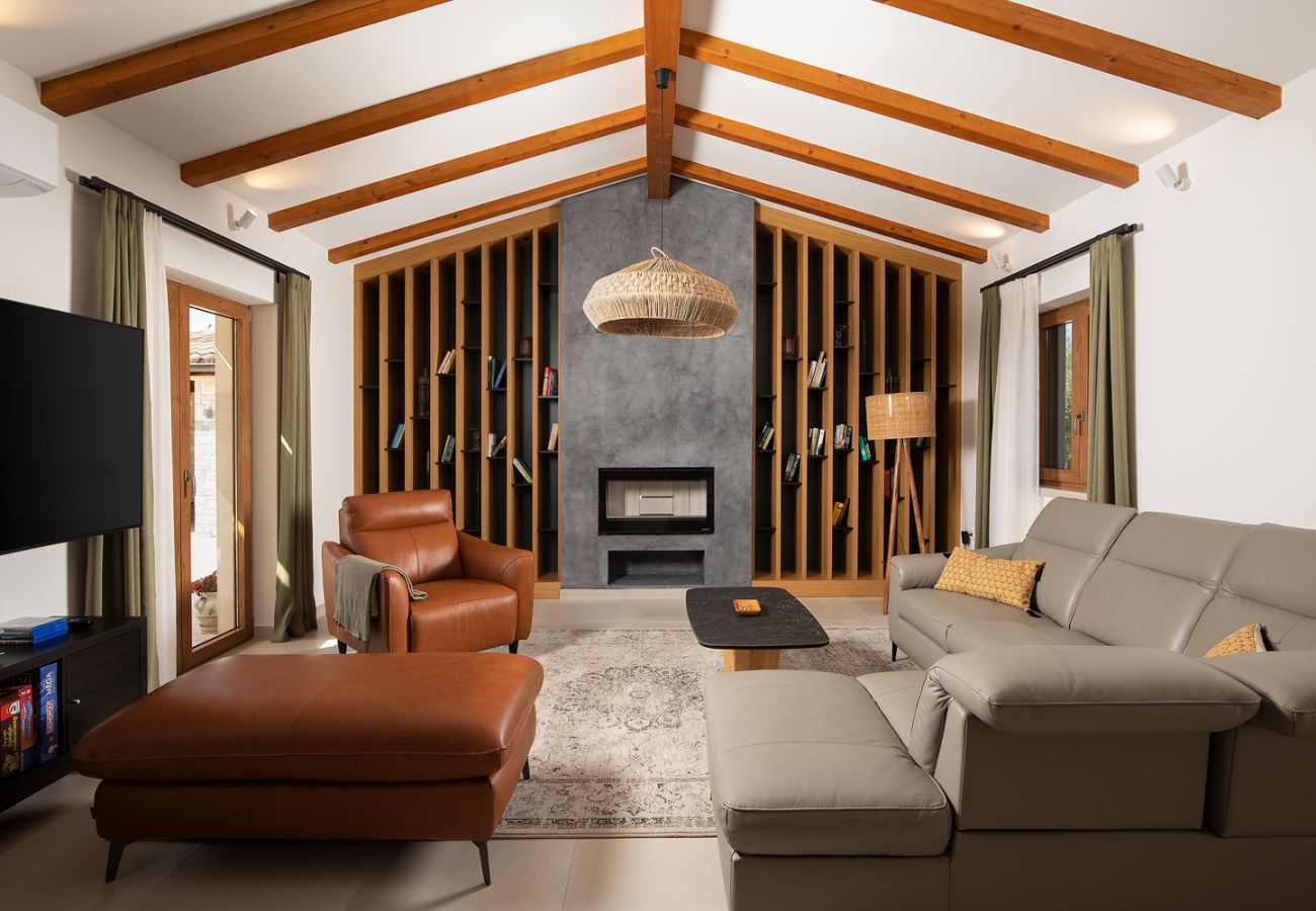 Вилла на Šišan - Casa Ginetto for 8 people near Pula with infinity 45 m2 and extra kids pool & large garden