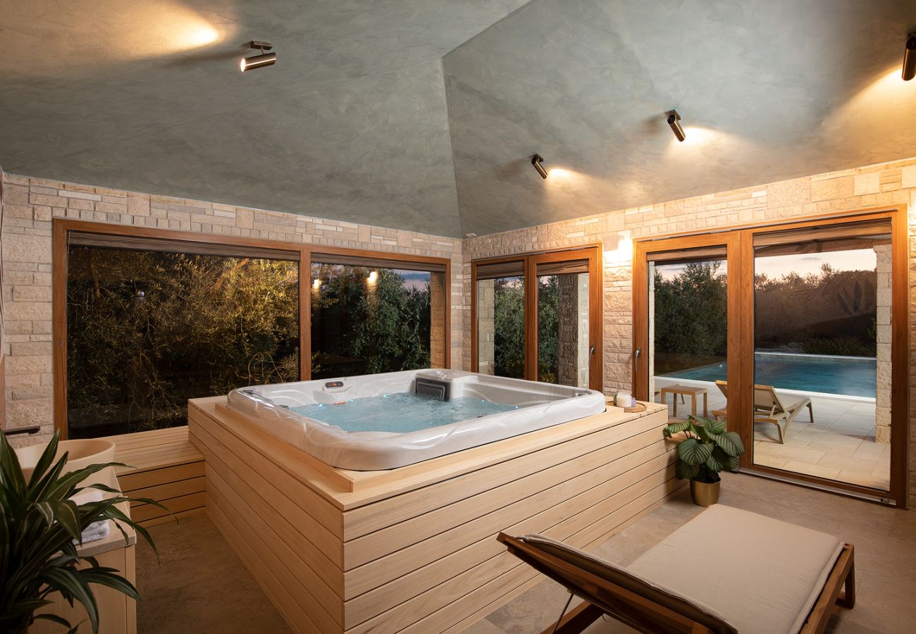 Вилла на Šišan - Casa Ginetto for 8 people near Pula with infinity 45 m2 and extra kids pool & large garden