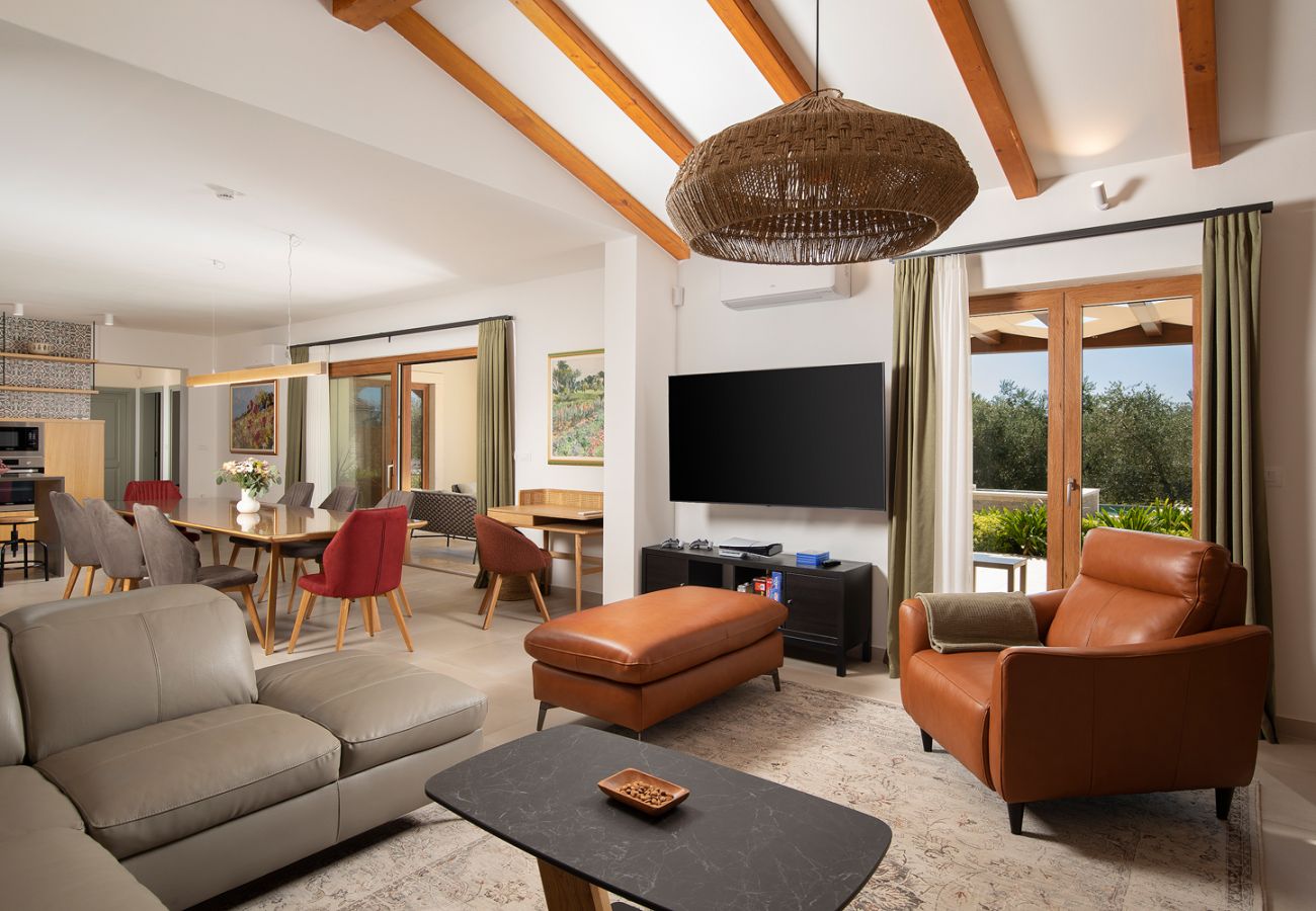 Вилла на Šišan - Casa Ginetto for 8 people near Pula with infinity 45 m2 and extra kids pool & large garden