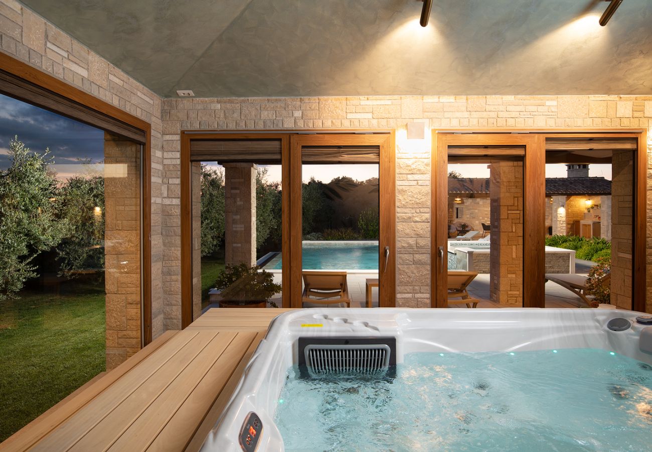 Вилла на Šišan - Casa Ginetto for 8 people near Pula with infinity 45 m2 and extra kids pool & large garden
