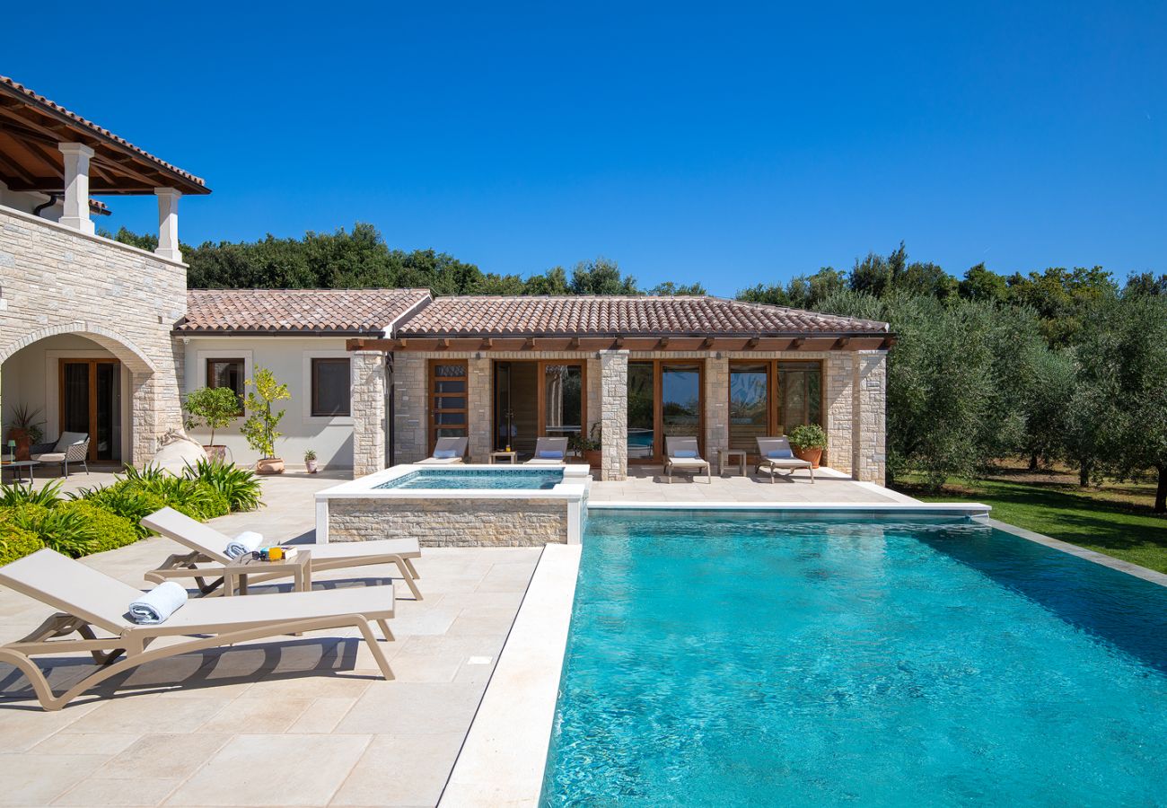 Вилла на Šišan - Casa Ginetto for 8 people near Pula with infinity 45 m2 and extra kids pool & large garden