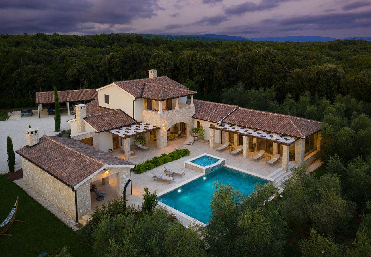 Вилла на Šišan - Casa Ginetto for 8 people near Pula with infinity 45 m2 and extra kids pool & large garden