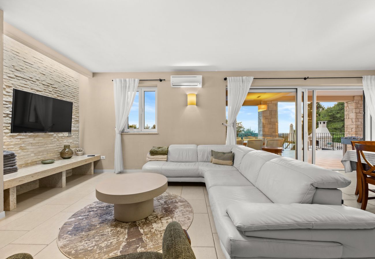 Вилла на Višnjan - Villa Sterpazzi for 8 people near Poreč with 38 m2 heated pool, sea view & wellness
