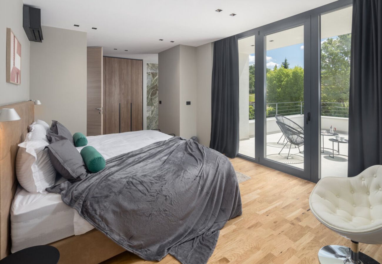Вилла на Šterna - Luxury Villa She for 6 people with 61 m2 private pool, kids playground & sport activities on-side