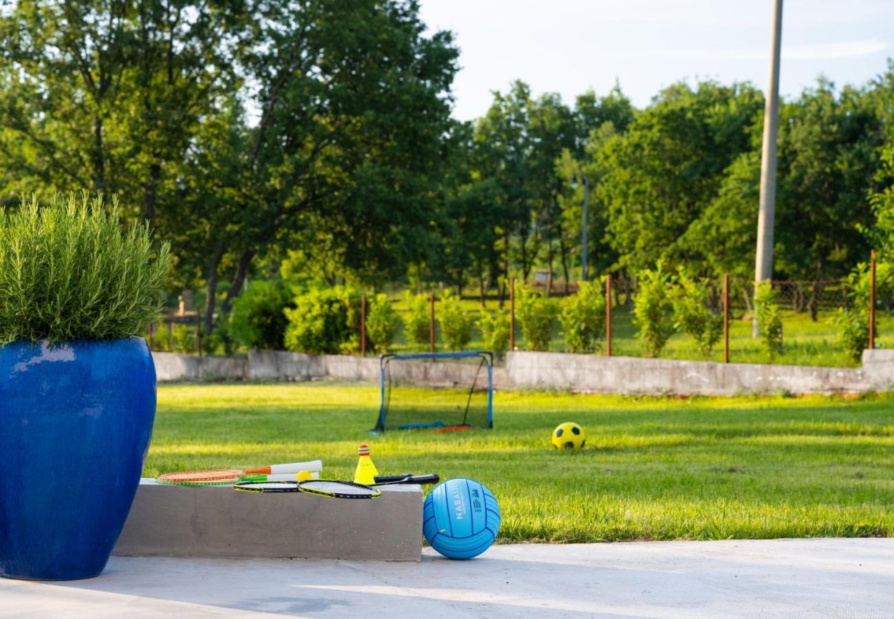 Вилла на Šterna - Luxury Villa She for 6 people with 61 m2 private pool, kids playground & sport activities on-side
