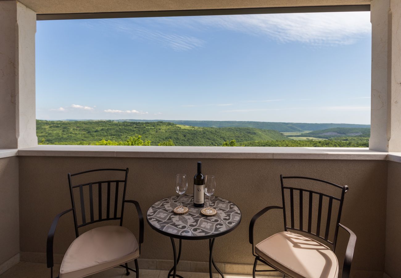 Вилла на Krasica - Villa Skraline for 6 people near Umag with salt-water private pool & sea view