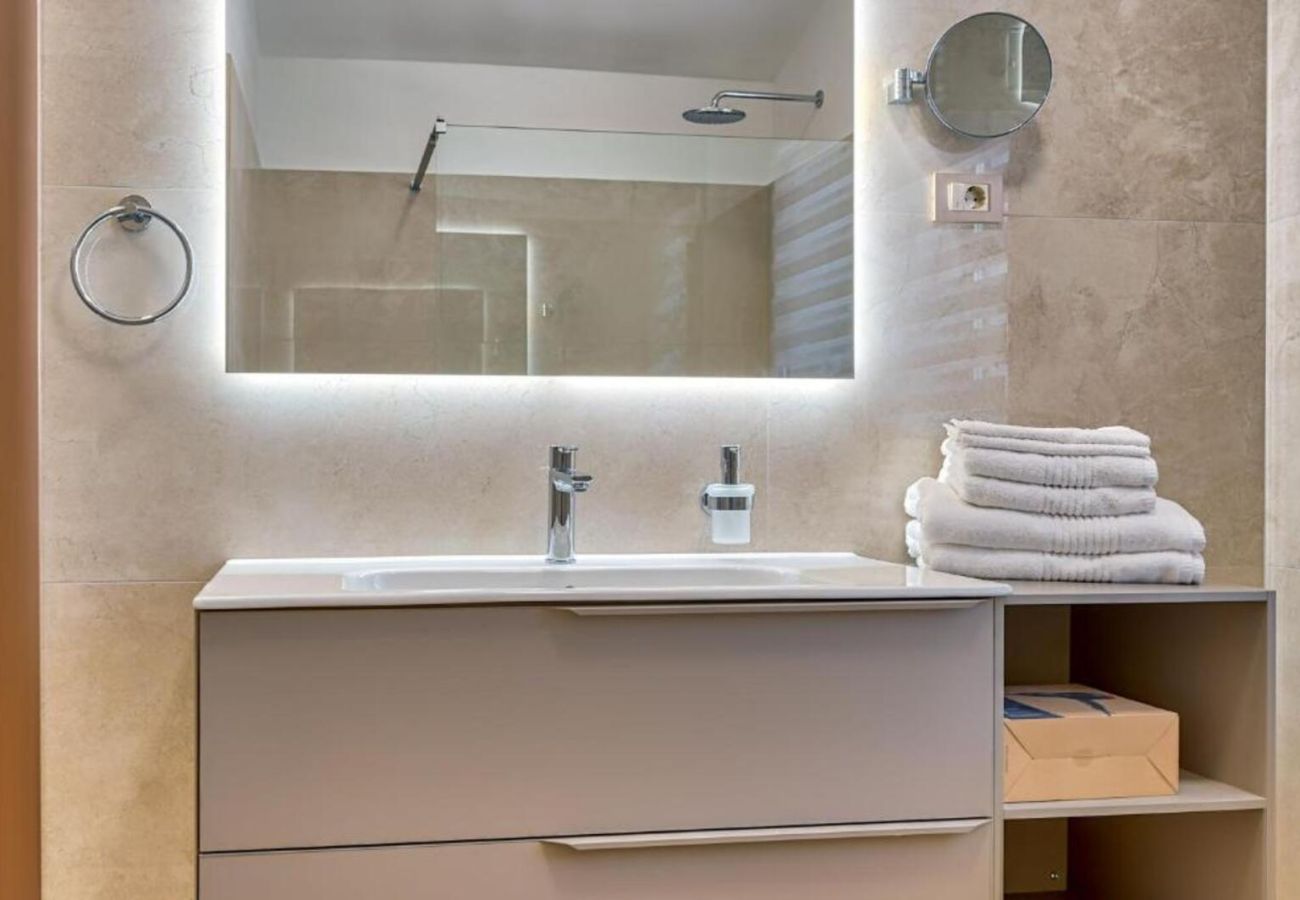 Вилла на Salakovci - Villa Astrid near Labin - Rabac for 11 people with 55 m2 private pool & sea view - pet friendly
