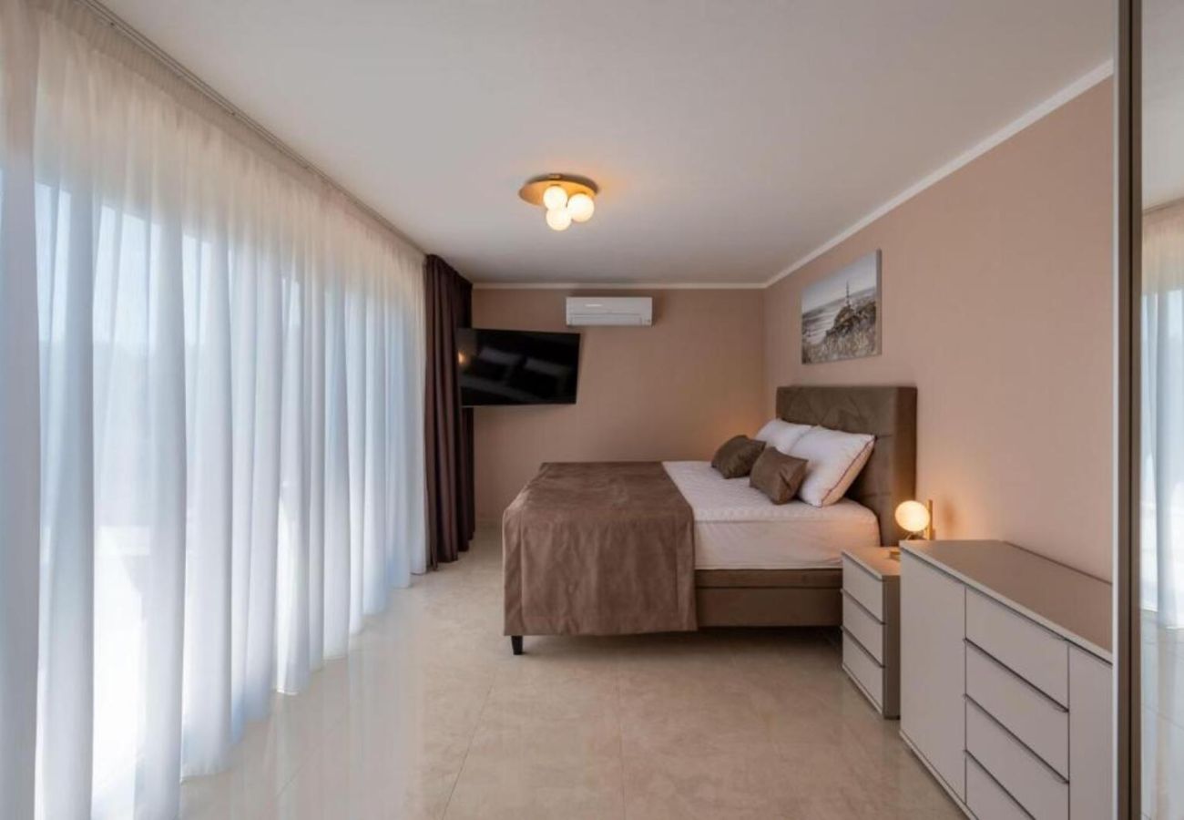 Вилла на Salakovci - Villa Astrid near Labin - Rabac for 11 people with 55 m2 private pool & sea view - pet friendly