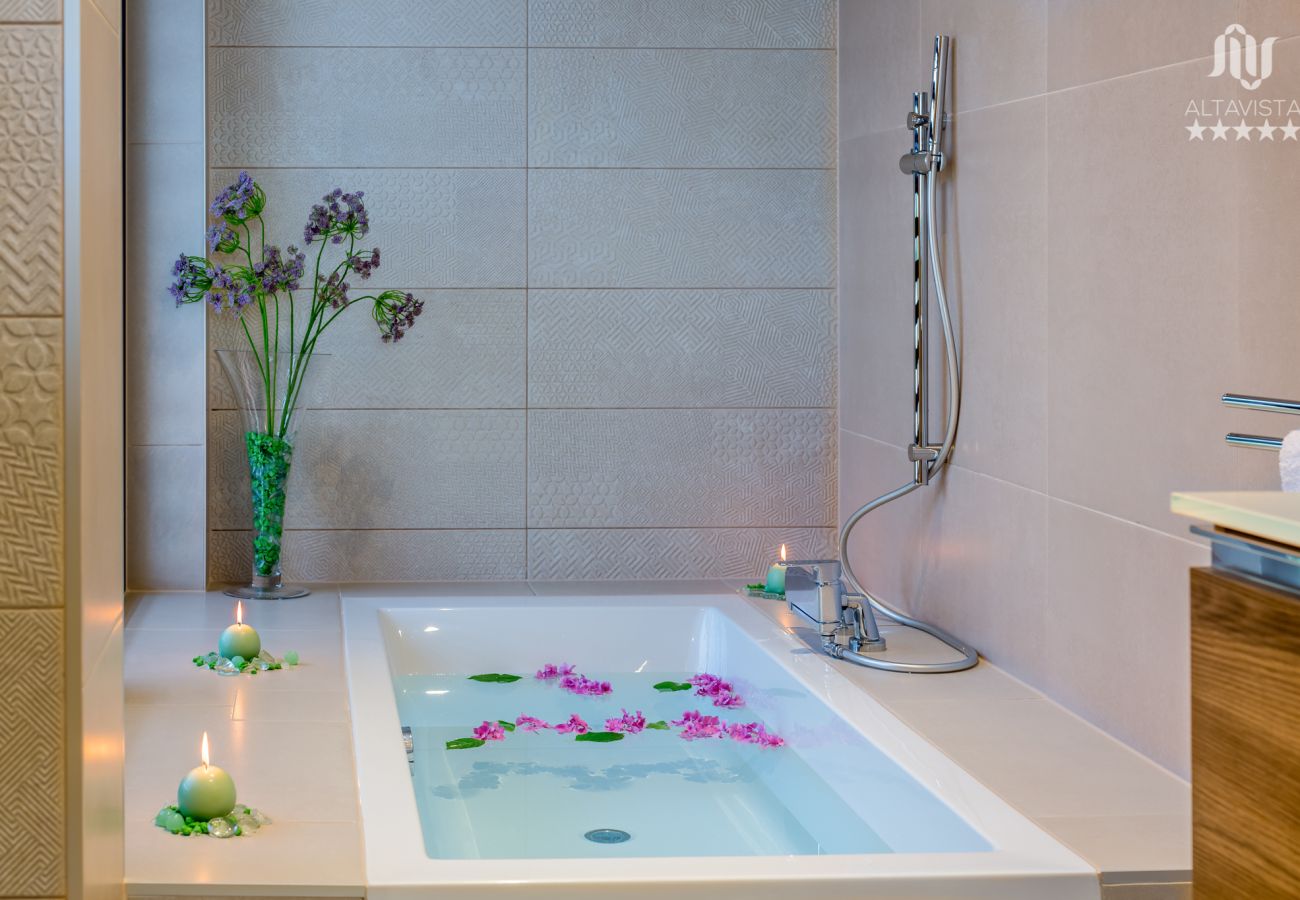 Вилла на Poljane - Luxury Villa AltaVista near Opatija for 8 people with wellness, private mini golf court & amazing sea view