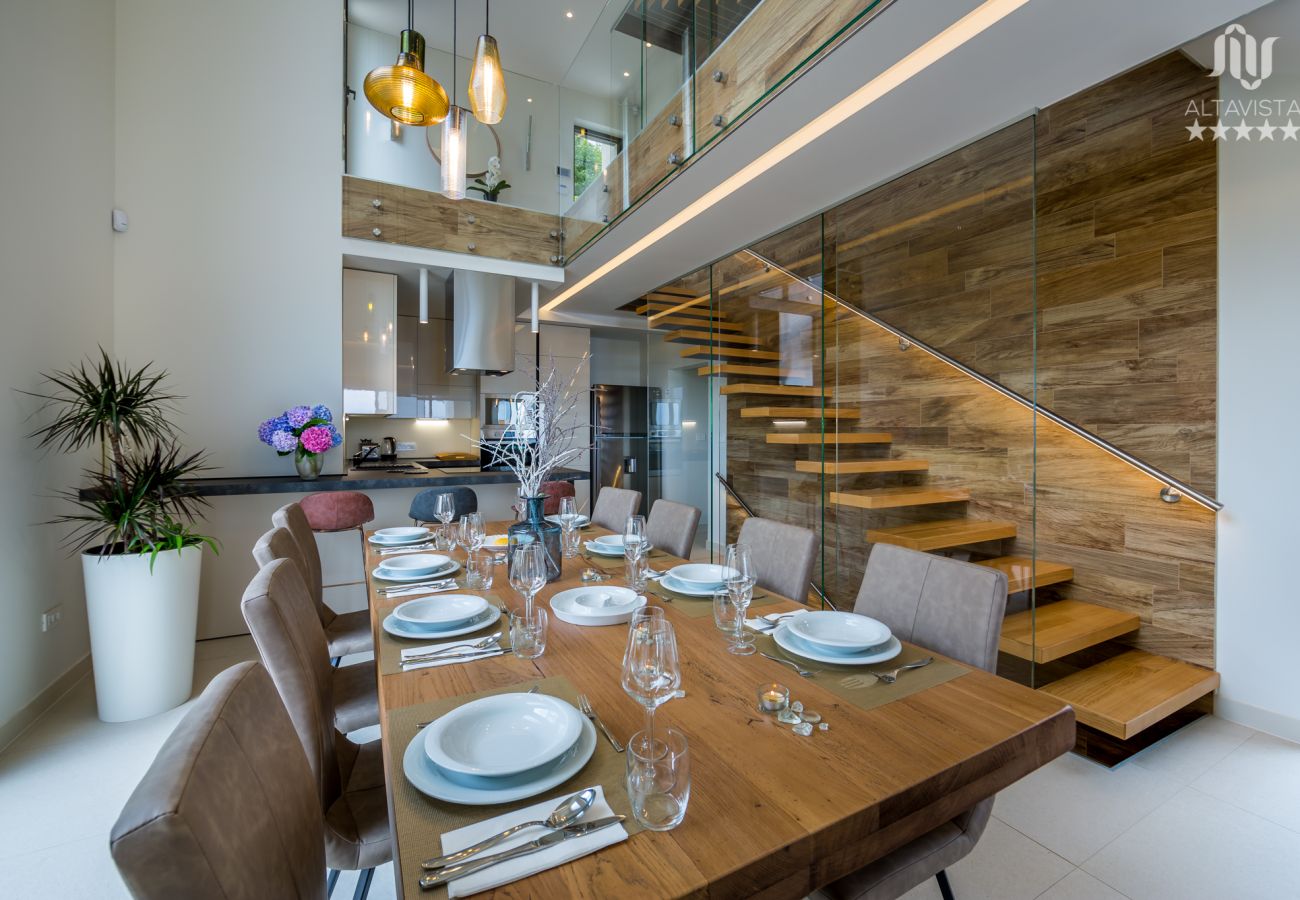 Вилла на Poljane - Luxury Villa AltaVista near Opatija for 8 people with wellness, private mini golf court & amazing sea view