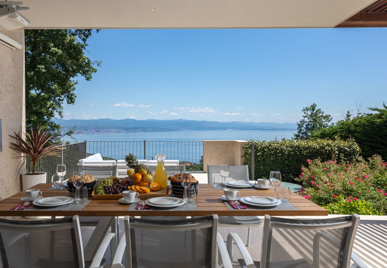 Вилла на Poljane - Luxury Villa AltaVista near Opatija for 8 people with wellness, private mini golf court & amazing sea view