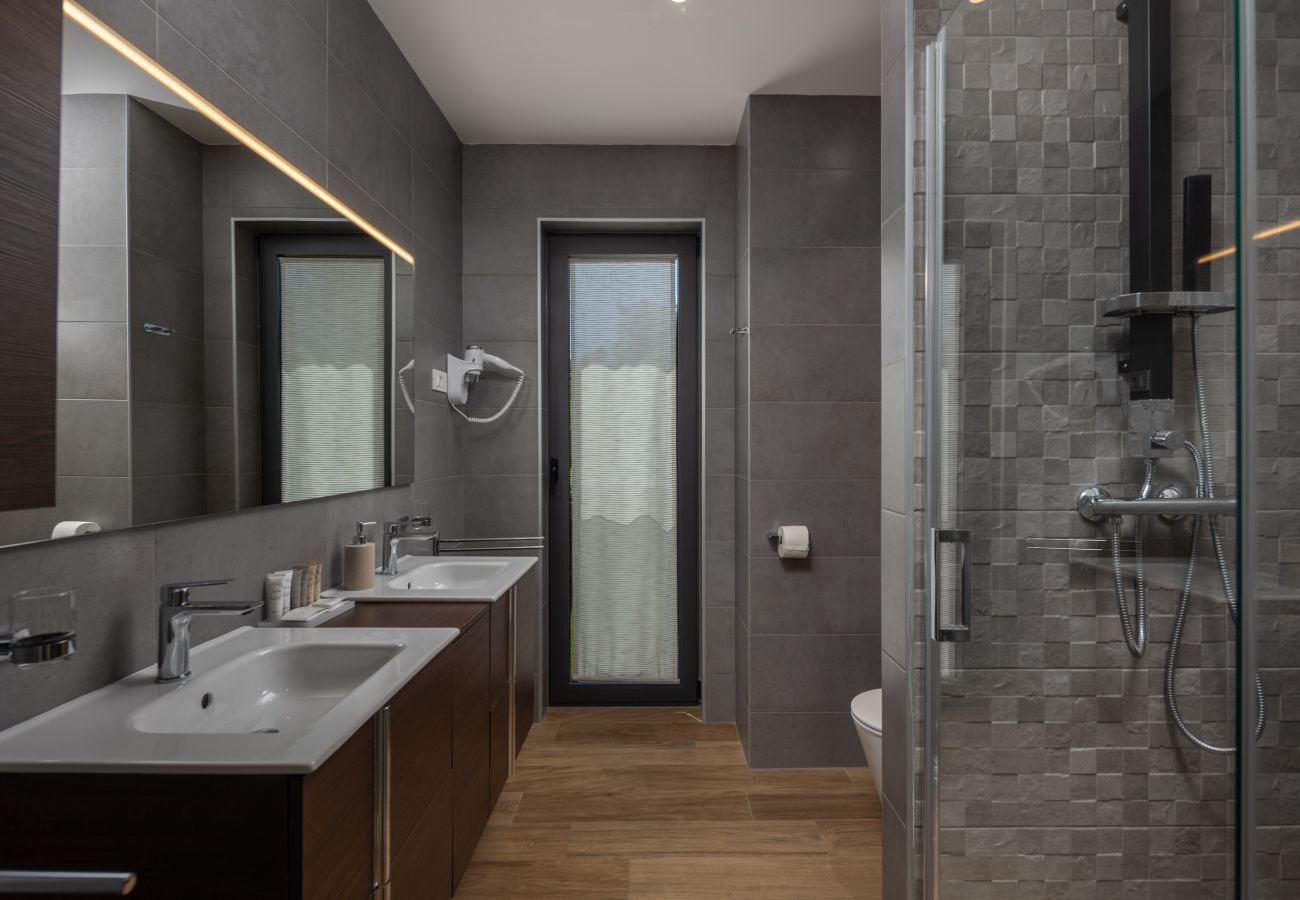 Вилла на Poljane - Luxury Villa AltaVista near Opatija for 8 people with wellness, private mini golf court & amazing sea view