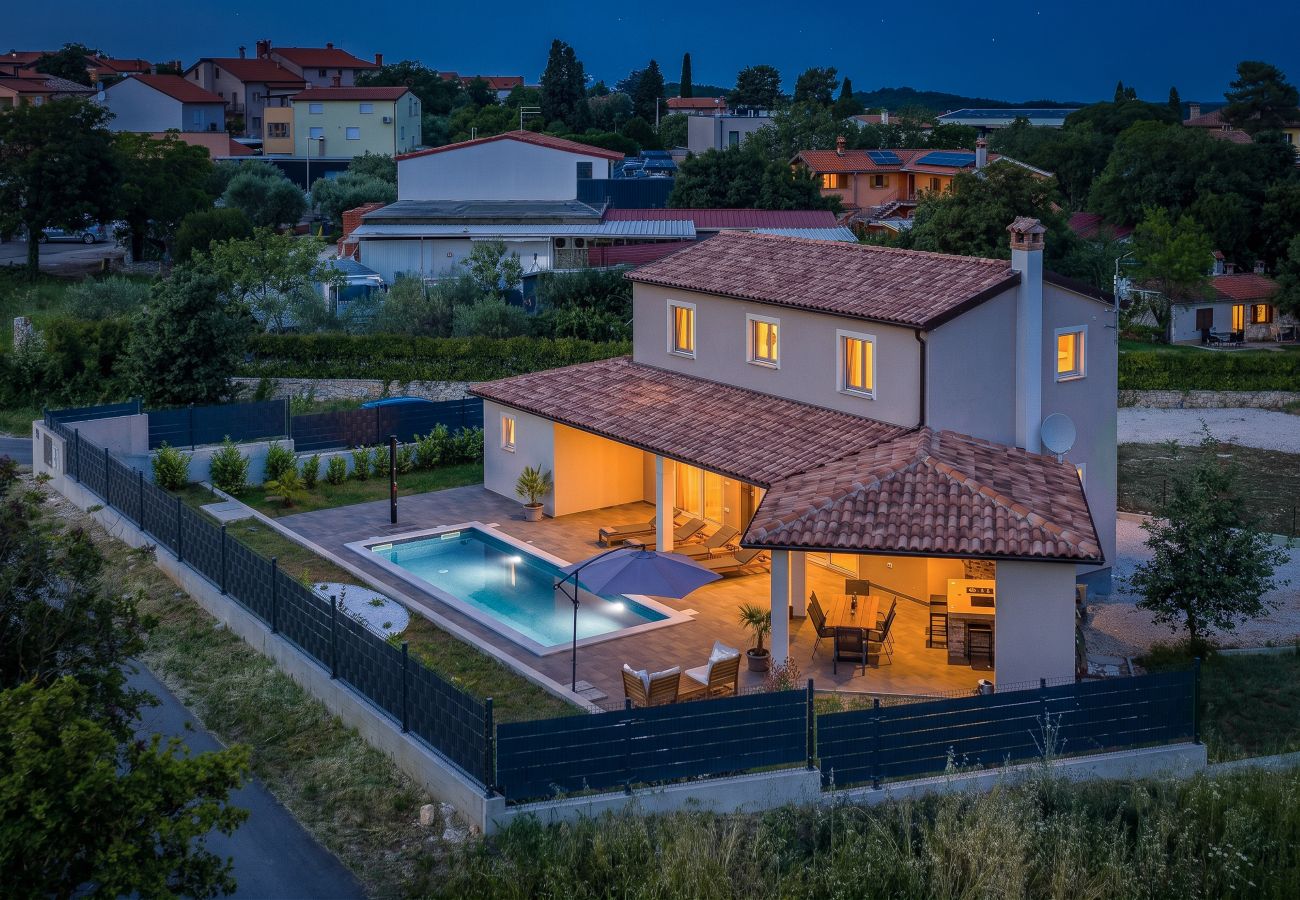 Вилла на Rovinjsko Selo - Villa Terrana near Rovinj for 6 people with private pool 