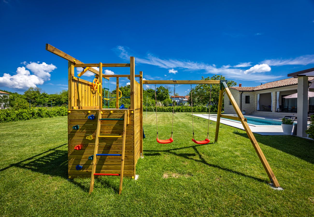 Вилла на Kapelica - Villa Animo for 8 people near Labin - Rabac with private pool, children playground & beautiful garden