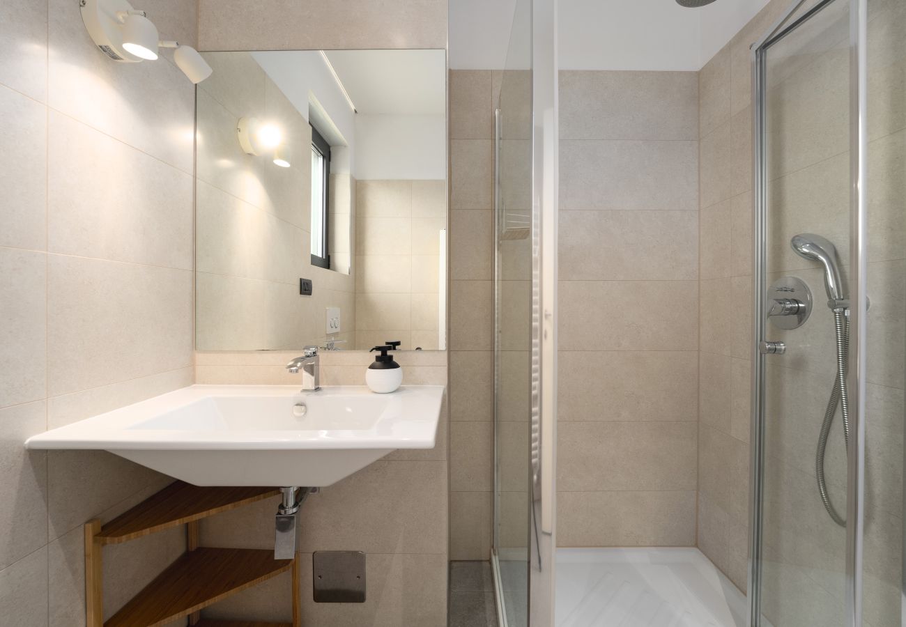 Вилла на Varvari - Villa Anni for 10 people in Porec with heated pool, sea view & kids room and playground