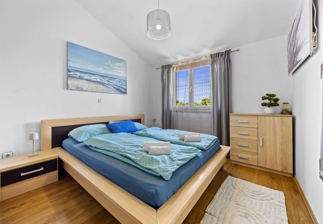 Вилла на Porec - Villa Mia & Iva for 6+2 people near Poreč with private pool & kids playground - pet friendly