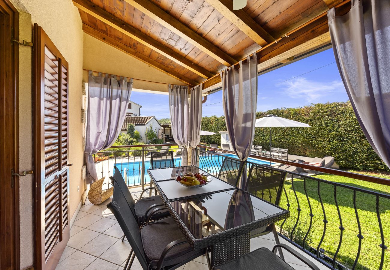 Вилла на Porec - Villa Mia & Iva for 6+2 people near Poreč with private pool & kids playground - pet friendly