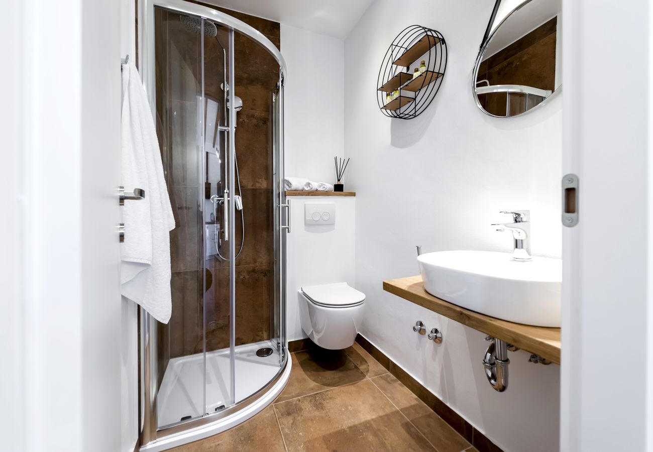 Вилла на Rovinj - Villa Jolanda for 4 people near Rovinj with kids playground & large garden - only 850 m from beach
