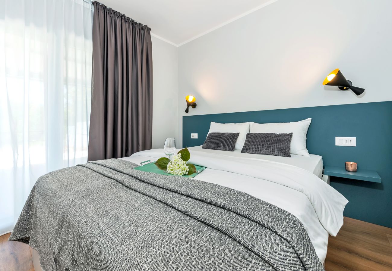 Вилла на Rovinj - Villa Jolanda for 4 people near Rovinj with kids playground & large garden - only 850 m from beach