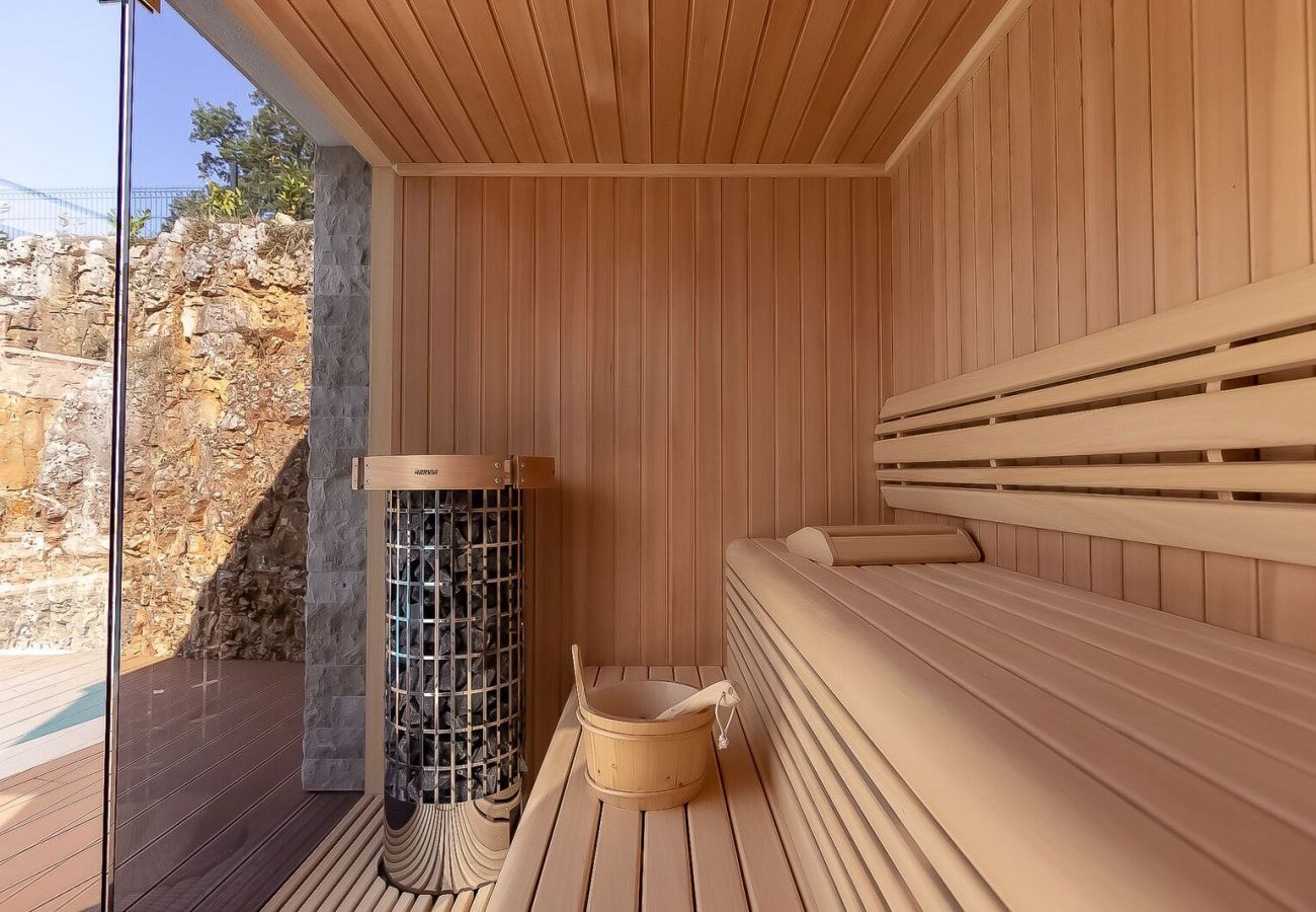 Вилла на Rovinjsko Selo - Villa #1 for 8 people near Rovinj with 50 m2 private pool, sauna & pet friendly