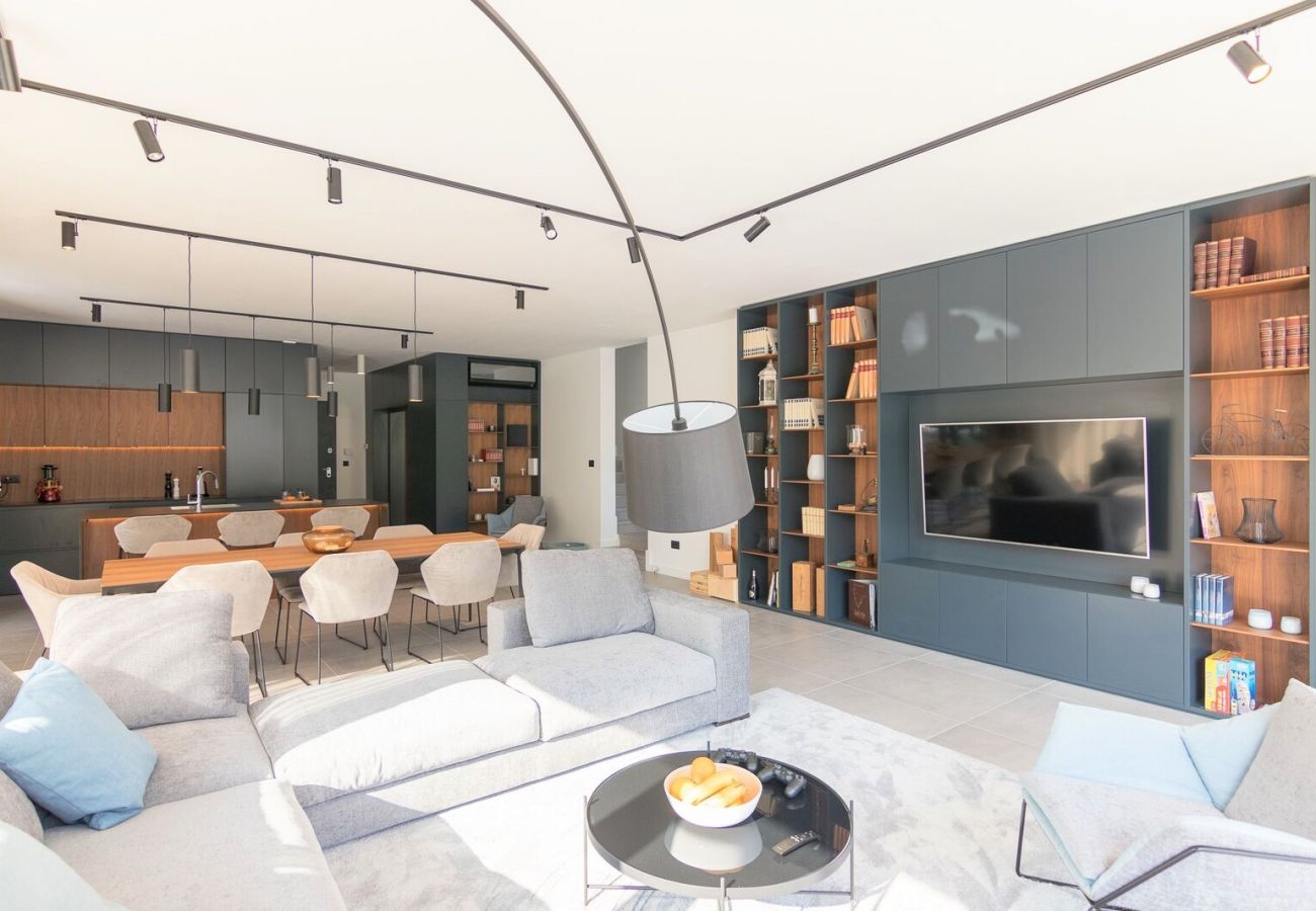 Вилла на Rovinjsko Selo - Villa #1 for 8 people near Rovinj with 50 m2 private pool, sauna & pet friendly