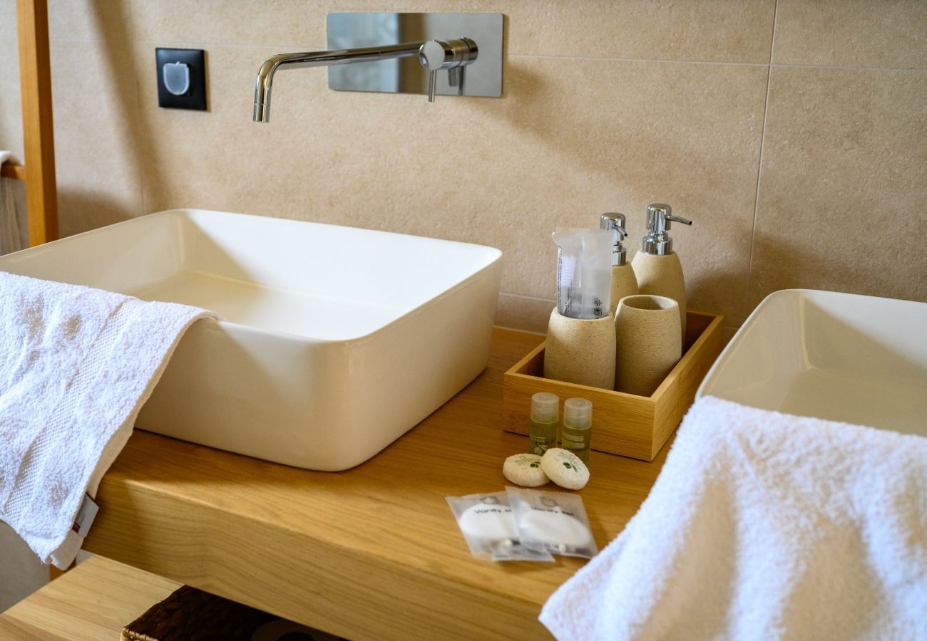 Вилла на Štifanici - Casa Fiore Viola for 8 people with private heated pool & sea view