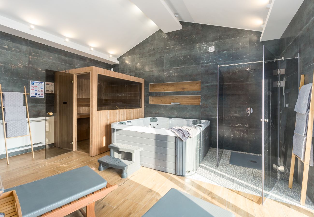 Вилла на Pinežici - Villa Harmony for 8 people in Central Istria with 50 m2 private pool and sea view