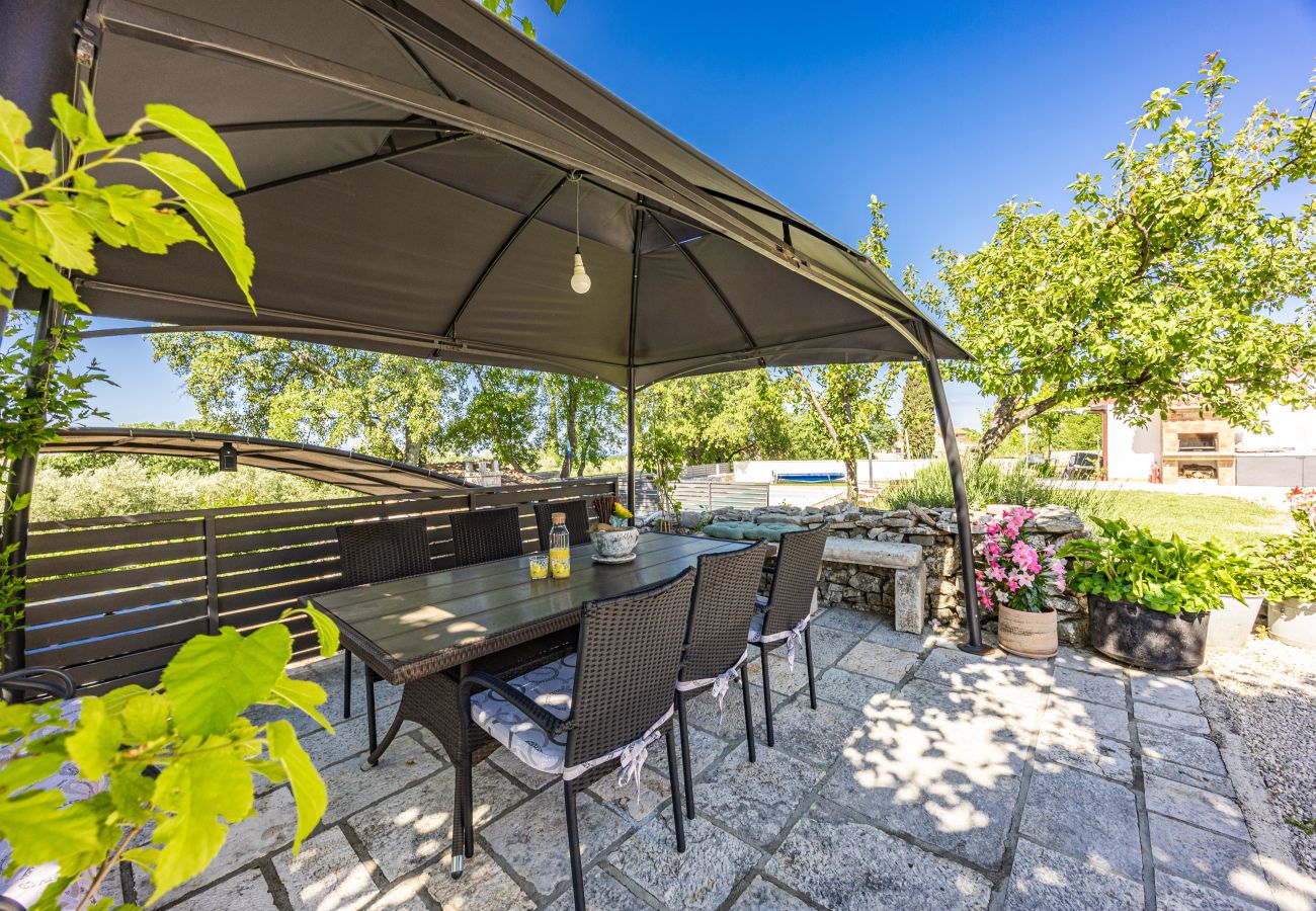 Вилла на Bale - Villa Fuma for 6 persons with private pool & sea view in Central Istria 