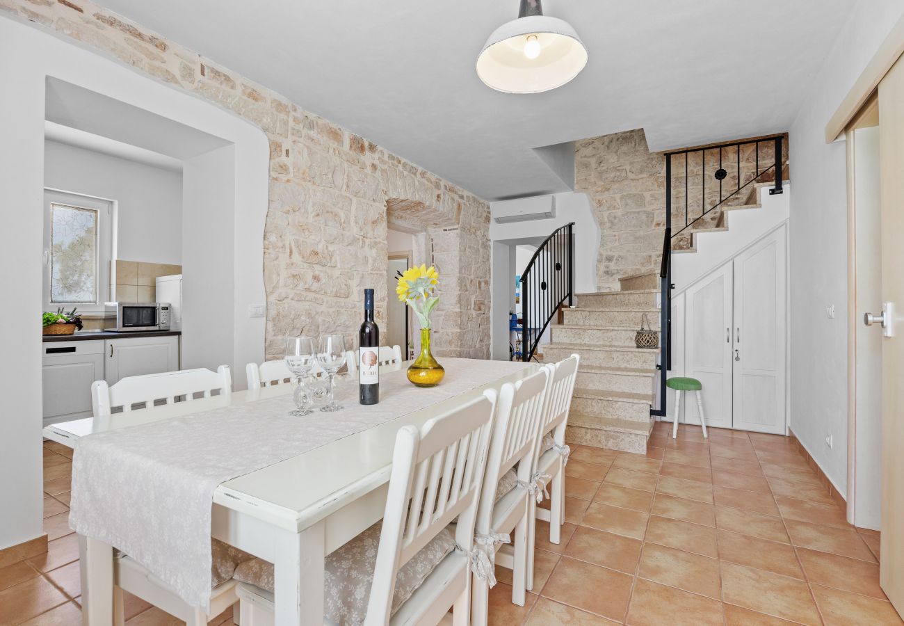 Вилла на Bale - Villa Fuma for 6 persons with private pool & sea view in Central Istria 