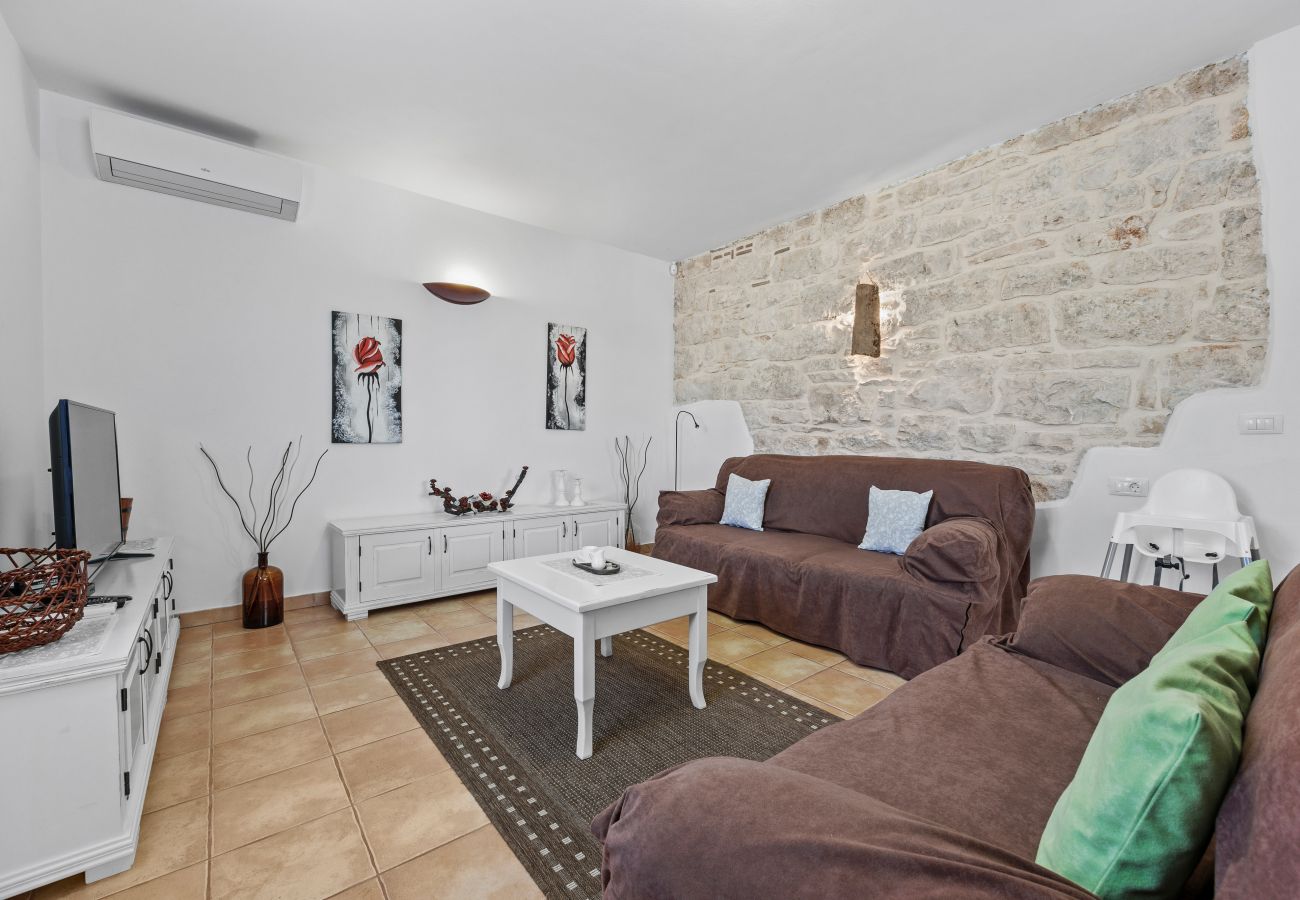 Вилла на Bale - Villa Fuma for 6 persons with private pool & sea view in Central Istria 