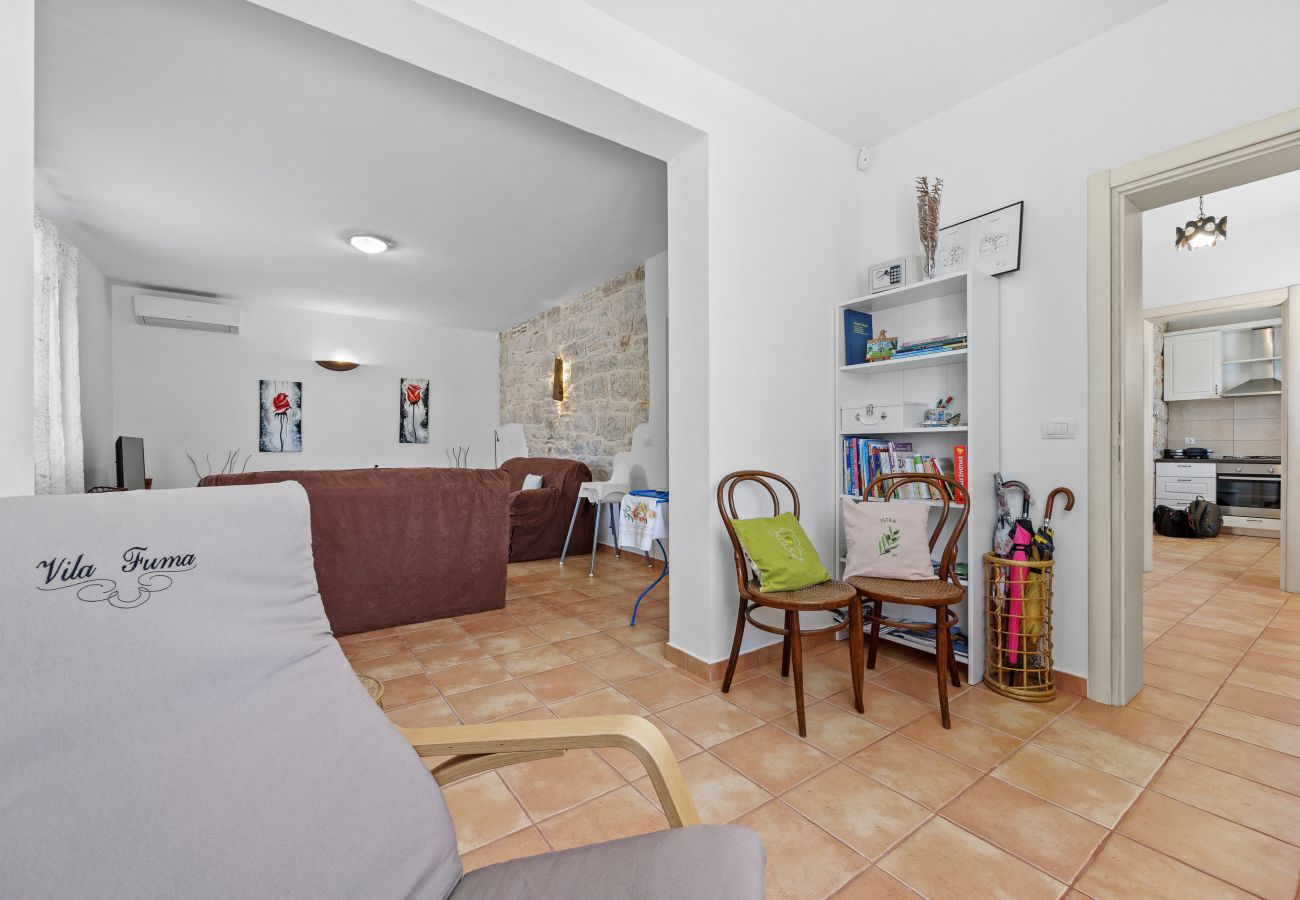 Вилла на Bale - Villa Fuma for 6 persons with private pool & sea view in Central Istria 
