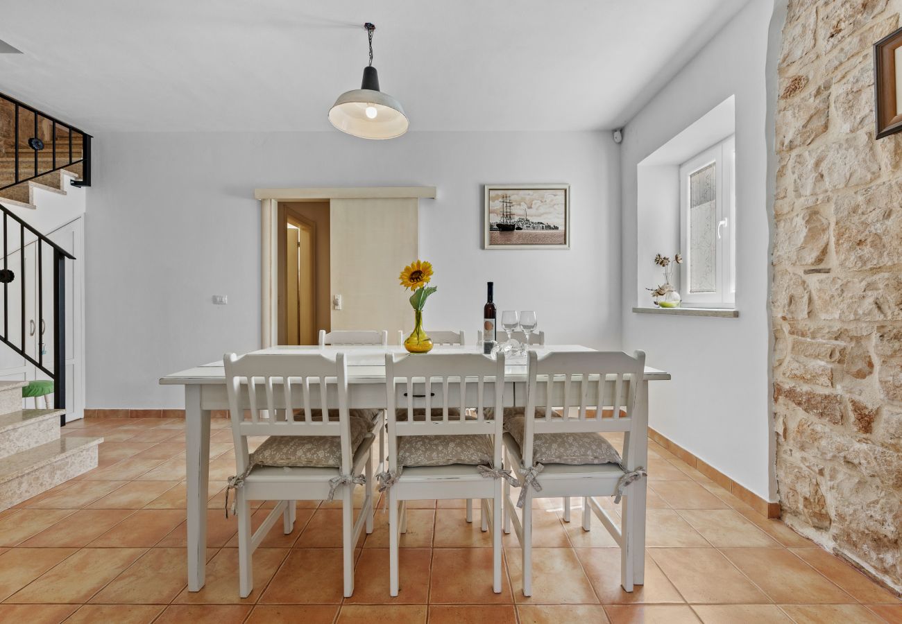 Вилла на Bale - Villa Fuma for 6 persons with private pool & sea view in Central Istria 