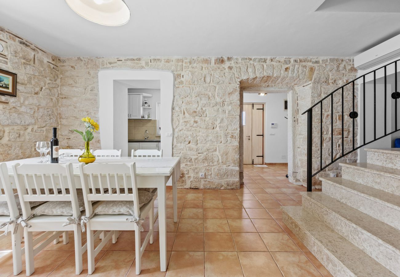 Вилла на Bale - Villa Fuma for 6 persons with private pool & sea view in Central Istria 