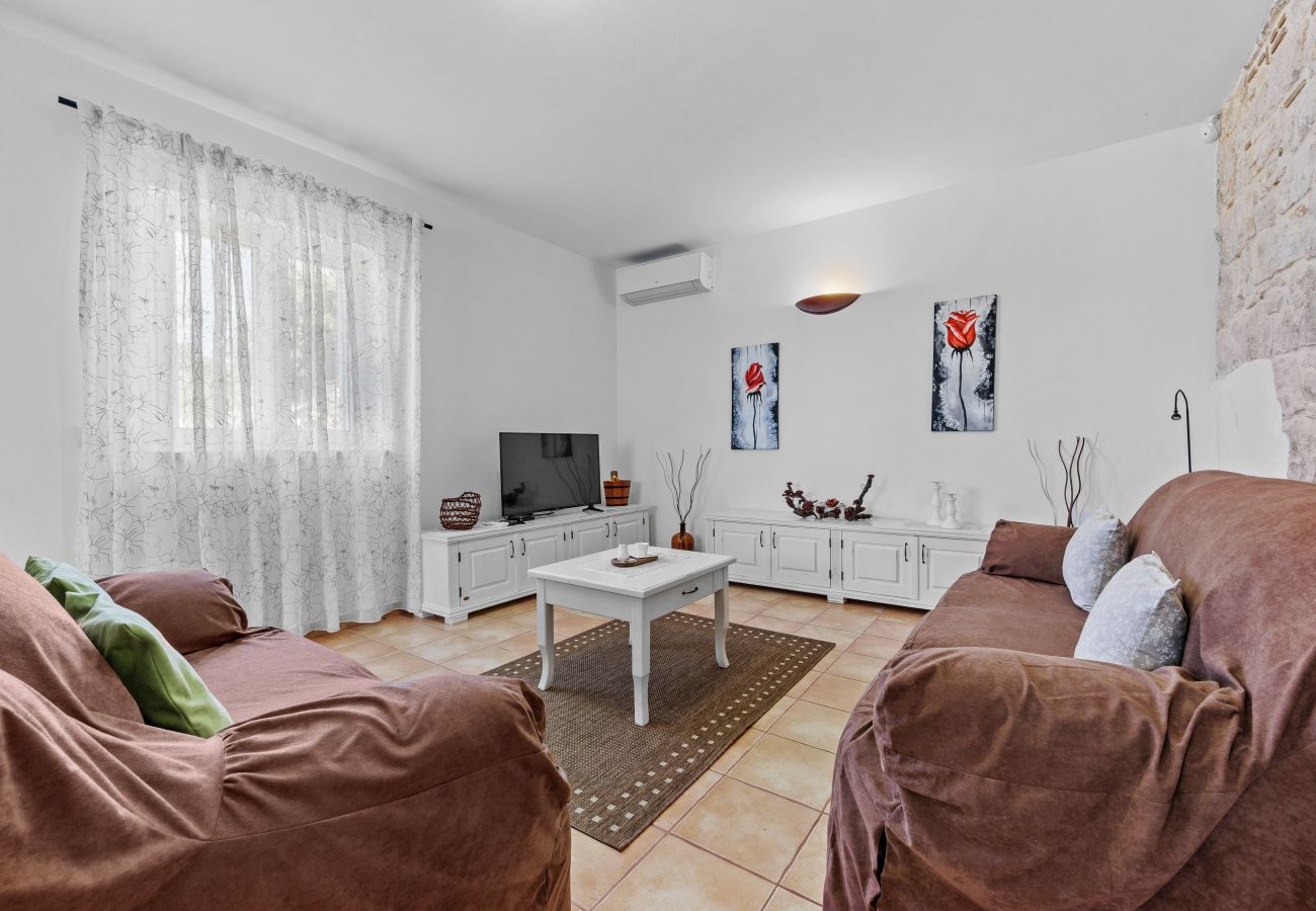 Вилла на Bale - Villa Fuma for 6 persons with private pool & sea view in Central Istria 