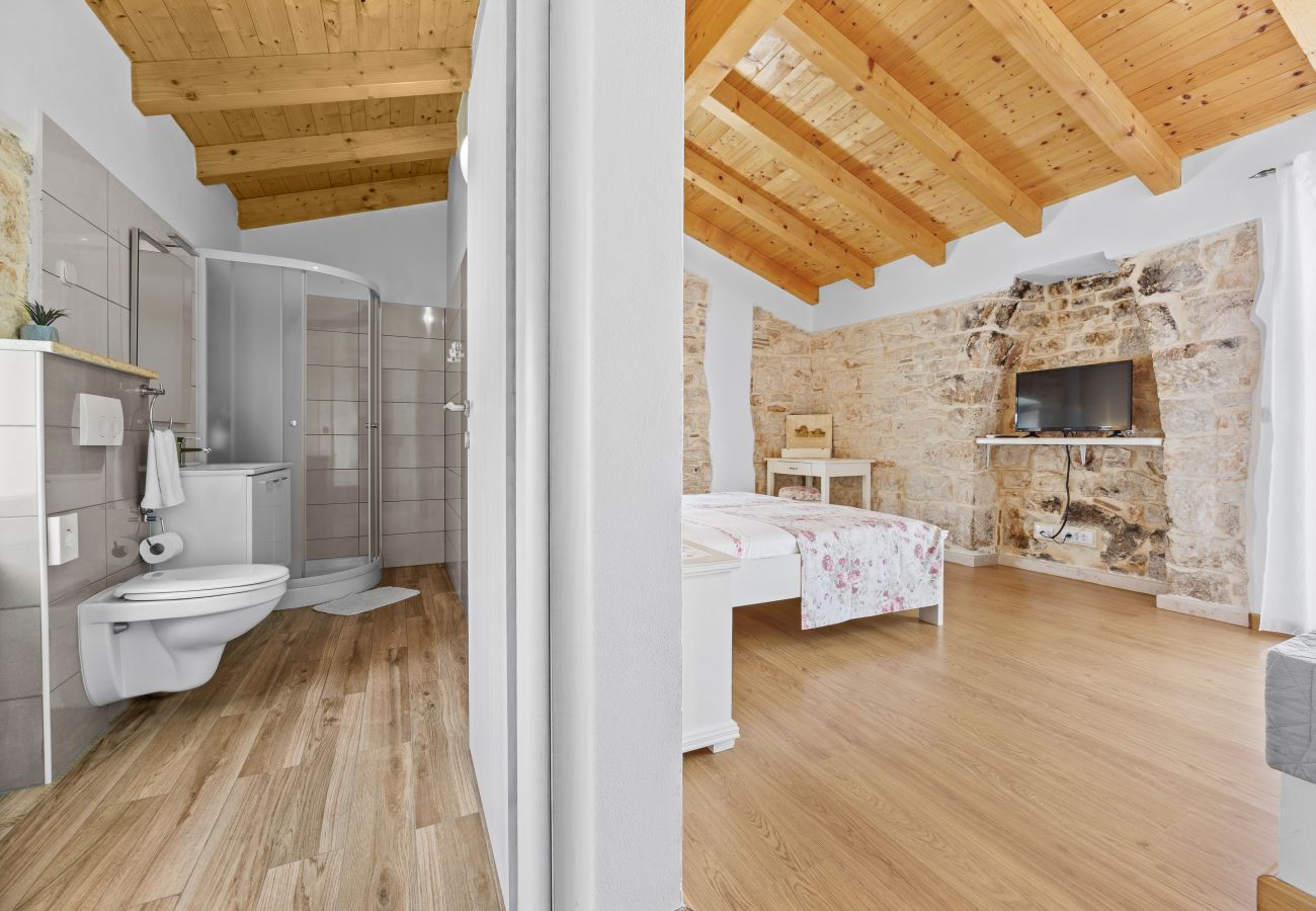 Вилла на Bale - Villa Fuma for 6 persons with private pool & sea view in Central Istria 