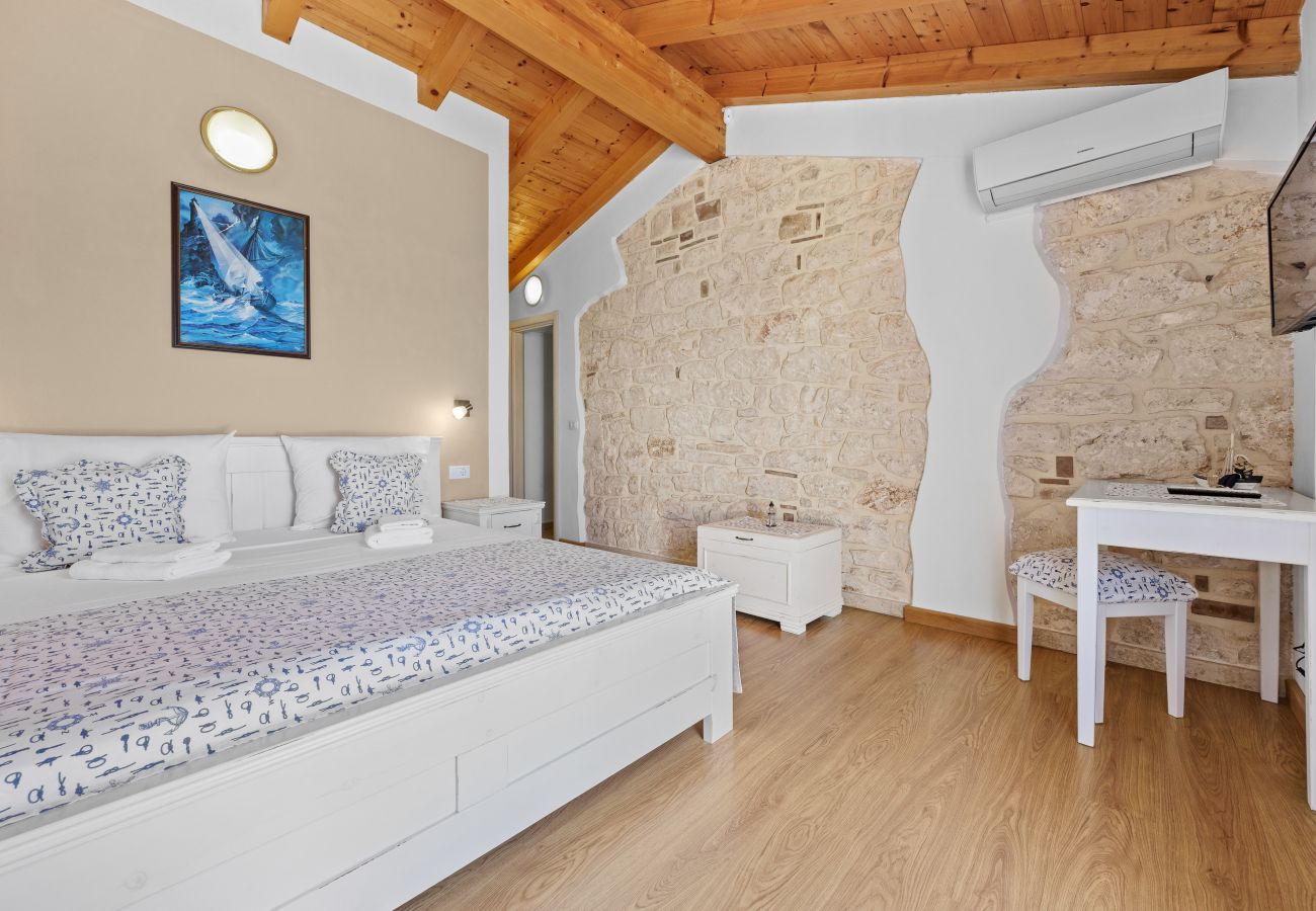 Вилла на Bale - Villa Fuma for 6 persons with private pool & sea view in Central Istria 
