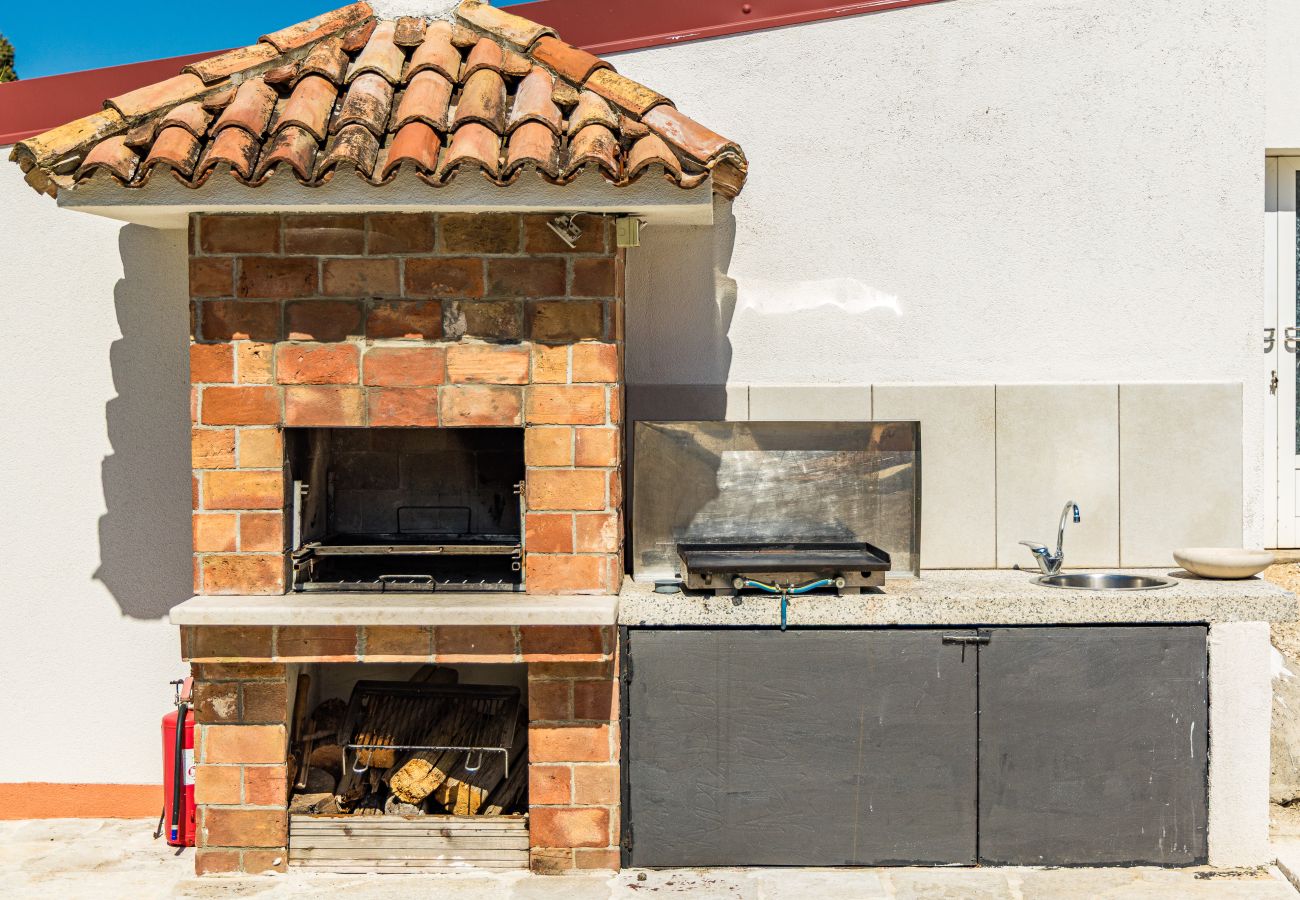 Вилла на Bale - Villa Fuma for 6 persons with private pool & sea view in Central Istria 