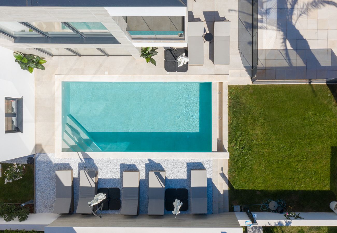 Вилла на Medulin - Villa Isla Verde for 10 people with private pool & sauna only 10 meters from the sea