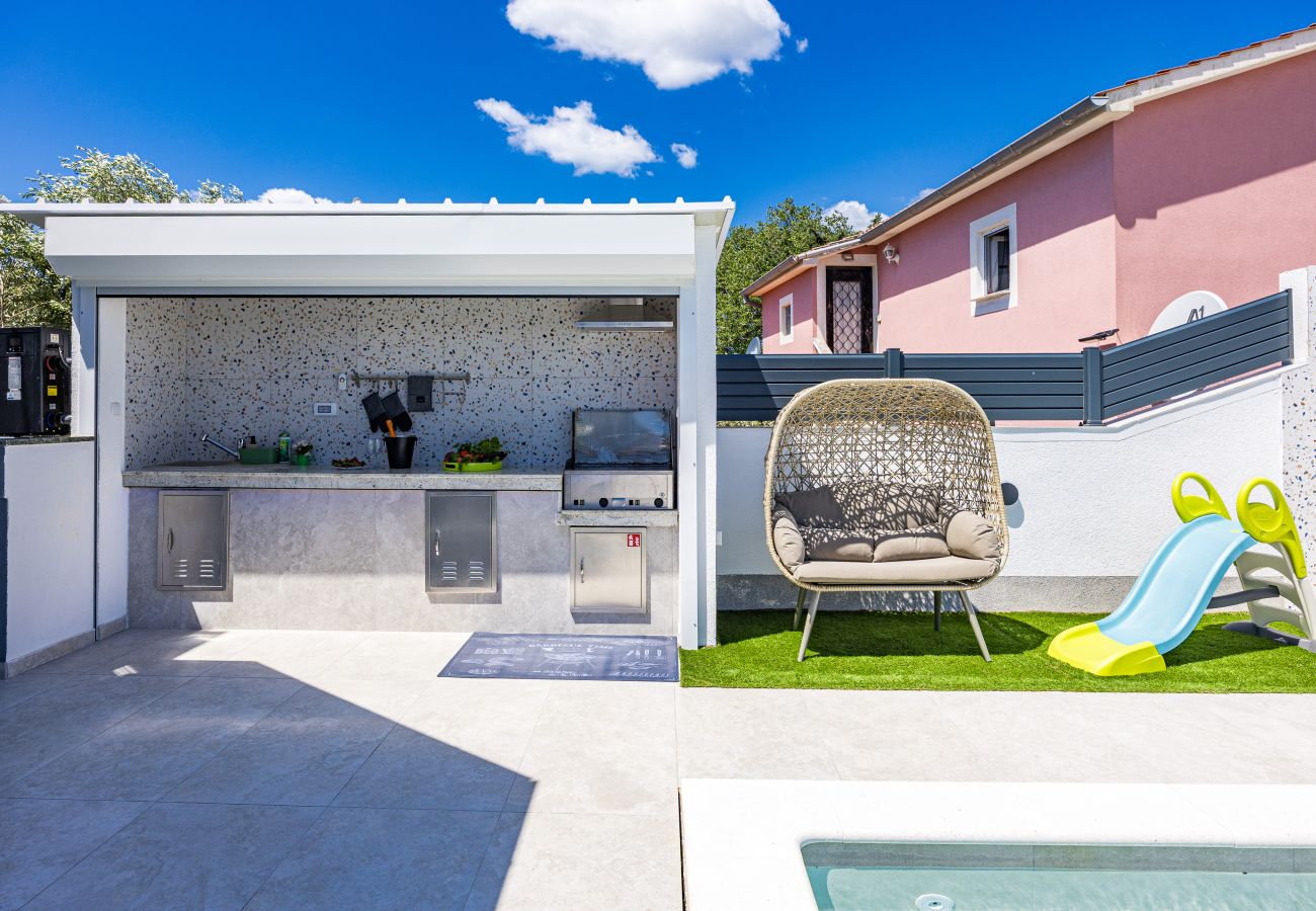 Вилла на Radeki Polje - Villa Spa Otium for 8 people with outdoor cinema & spa area