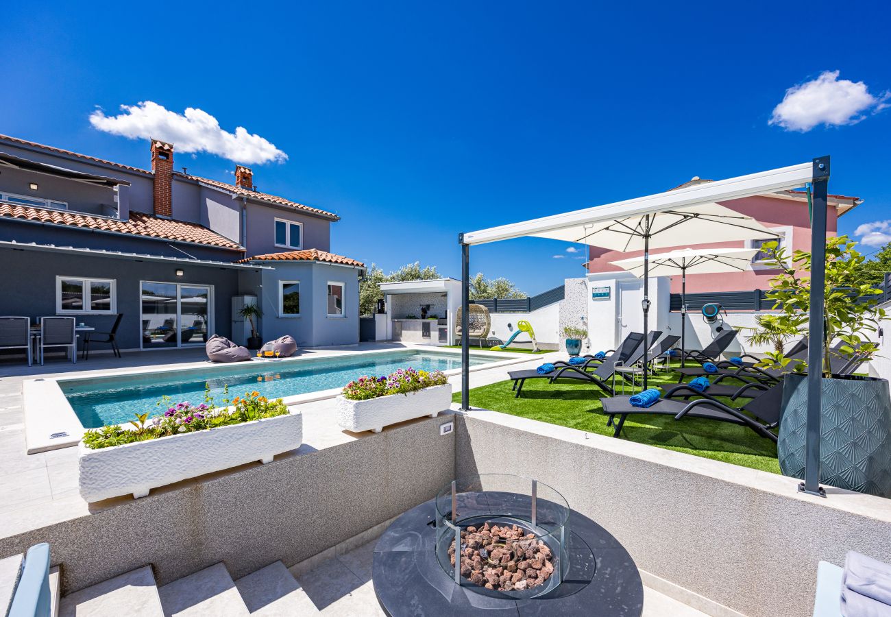 Вилла на Radeki Polje - Villa Spa Otium for 8 people with outdoor cinema & spa area