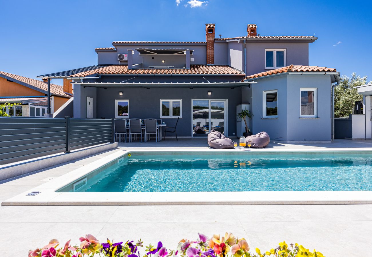 Вилла на Radeki Polje - Villa Spa Otium for 8 people with outdoor cinema & spa area