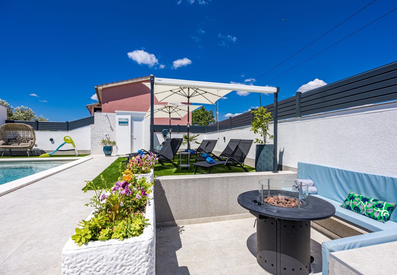 Вилла на Radeki Polje - Villa Spa Otium for 8 people with outdoor cinema & spa area