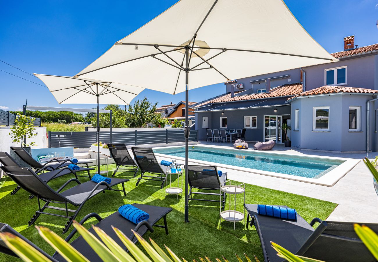 Вилла на Radeki Polje - Villa Spa Otium for 8 people with outdoor cinema & spa area