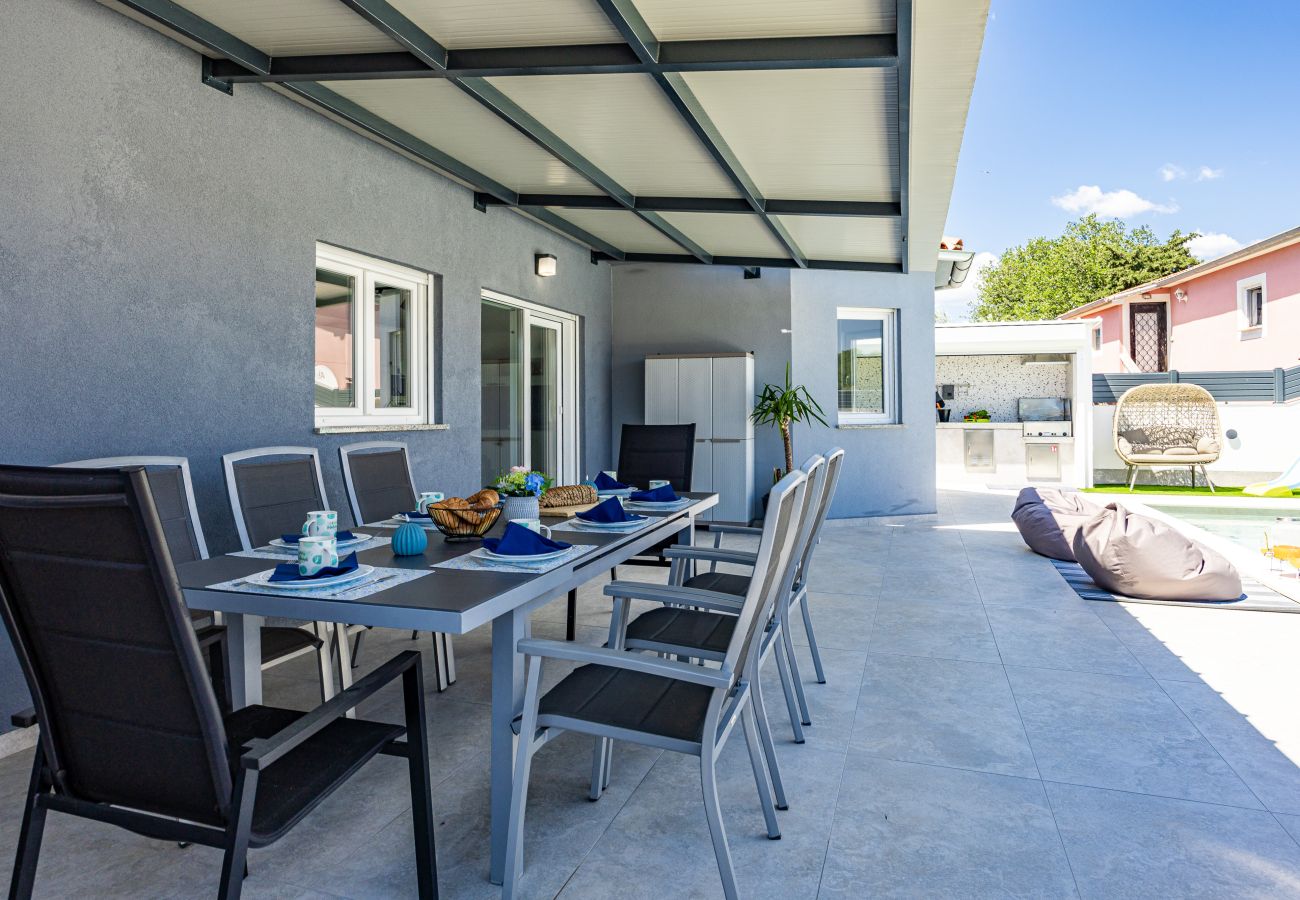 Вилла на Radeki Polje - Villa Spa Otium for 8 people with outdoor cinema & spa area