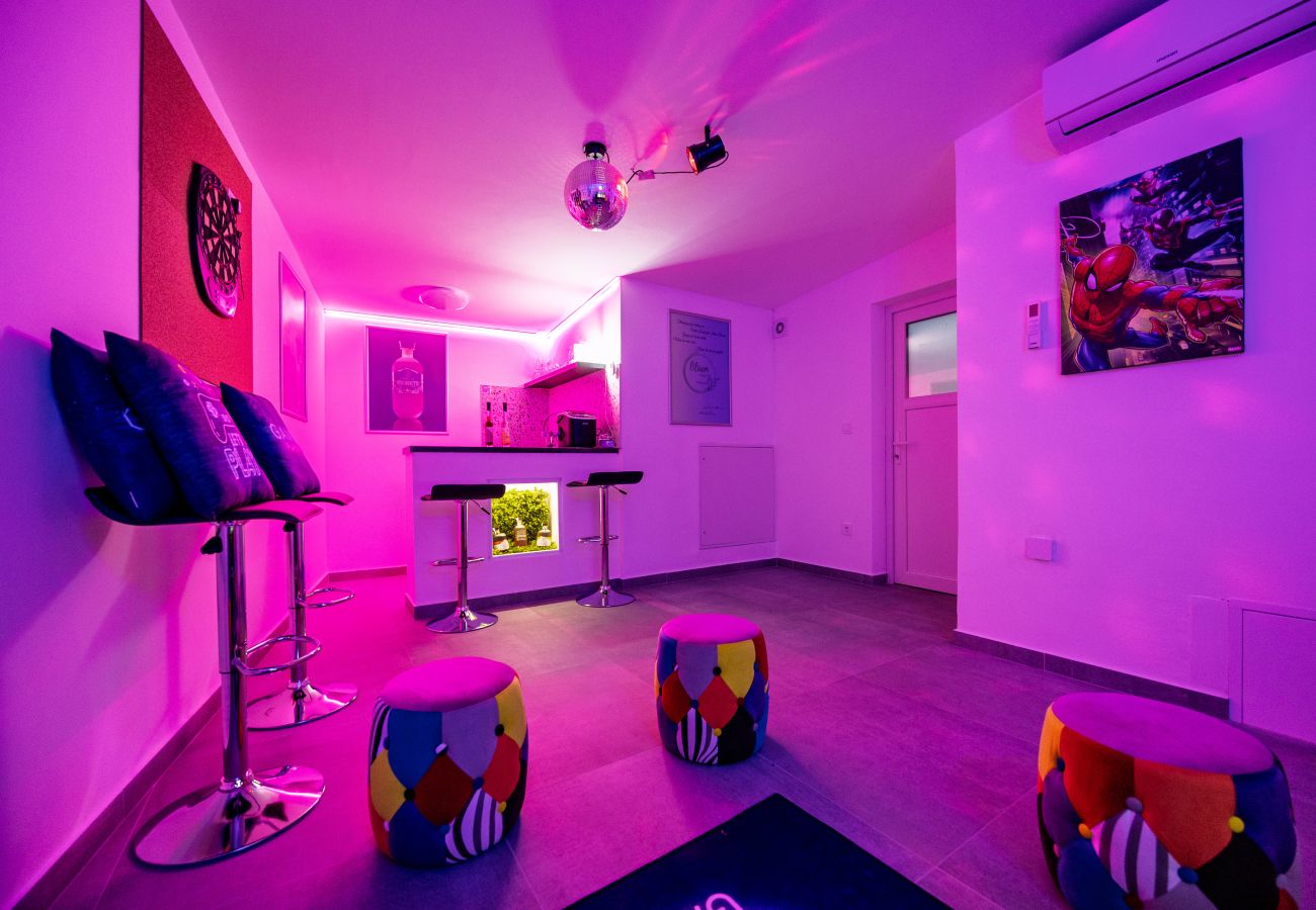 Вилла на Radeki Polje - Villa Spa Otium for 8 people with outdoor cinema & spa area