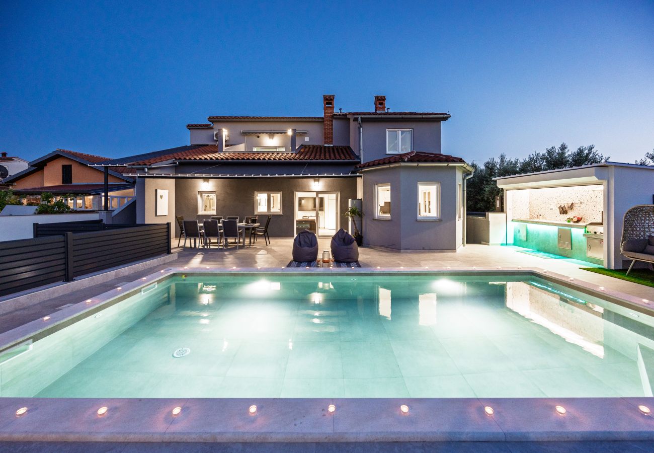 Вилла на Radeki Polje - Villa Spa Otium for 8 people with outdoor cinema & spa area