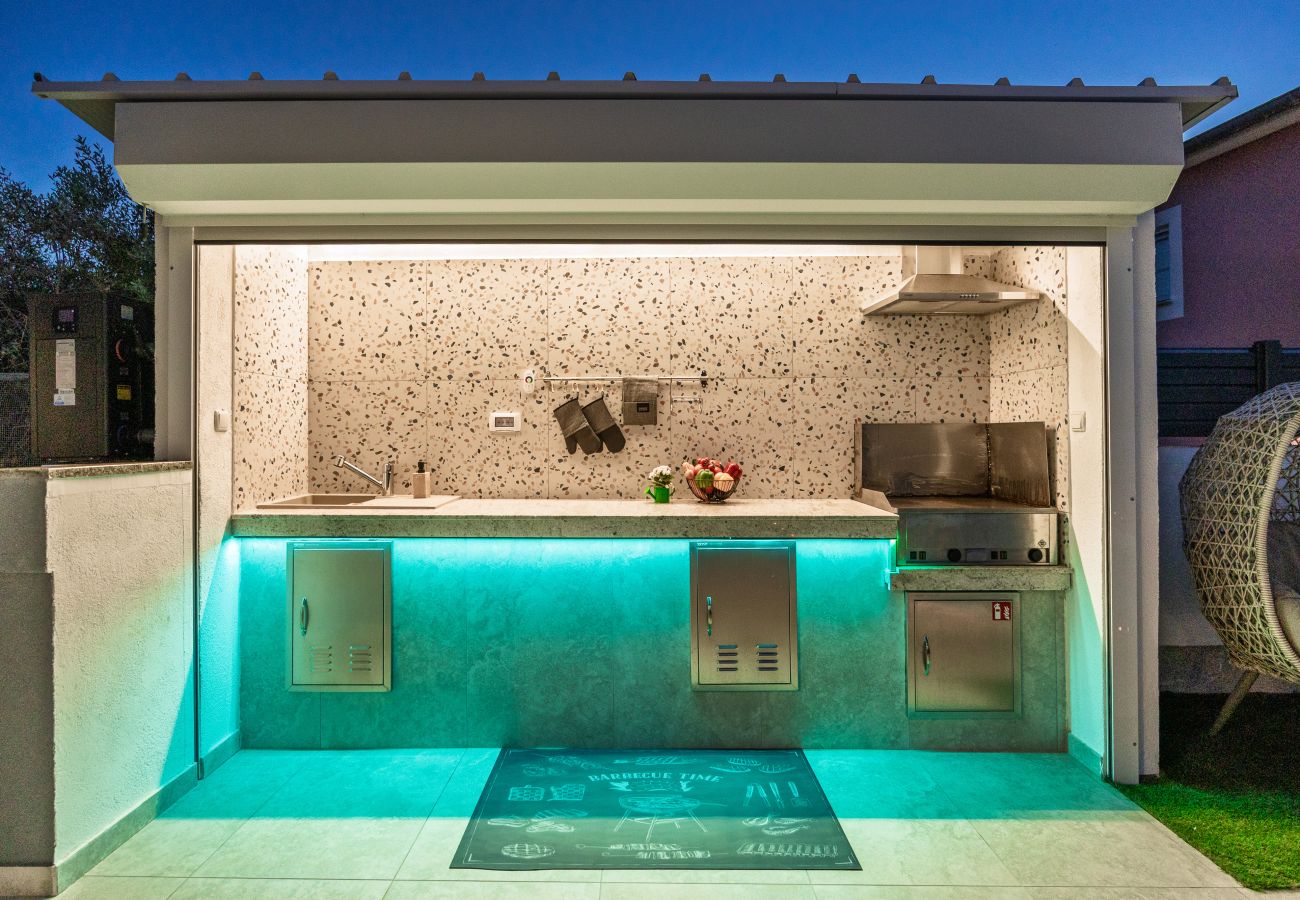 Вилла на Radeki Polje - Villa Spa Otium for 8 people with outdoor cinema & spa area