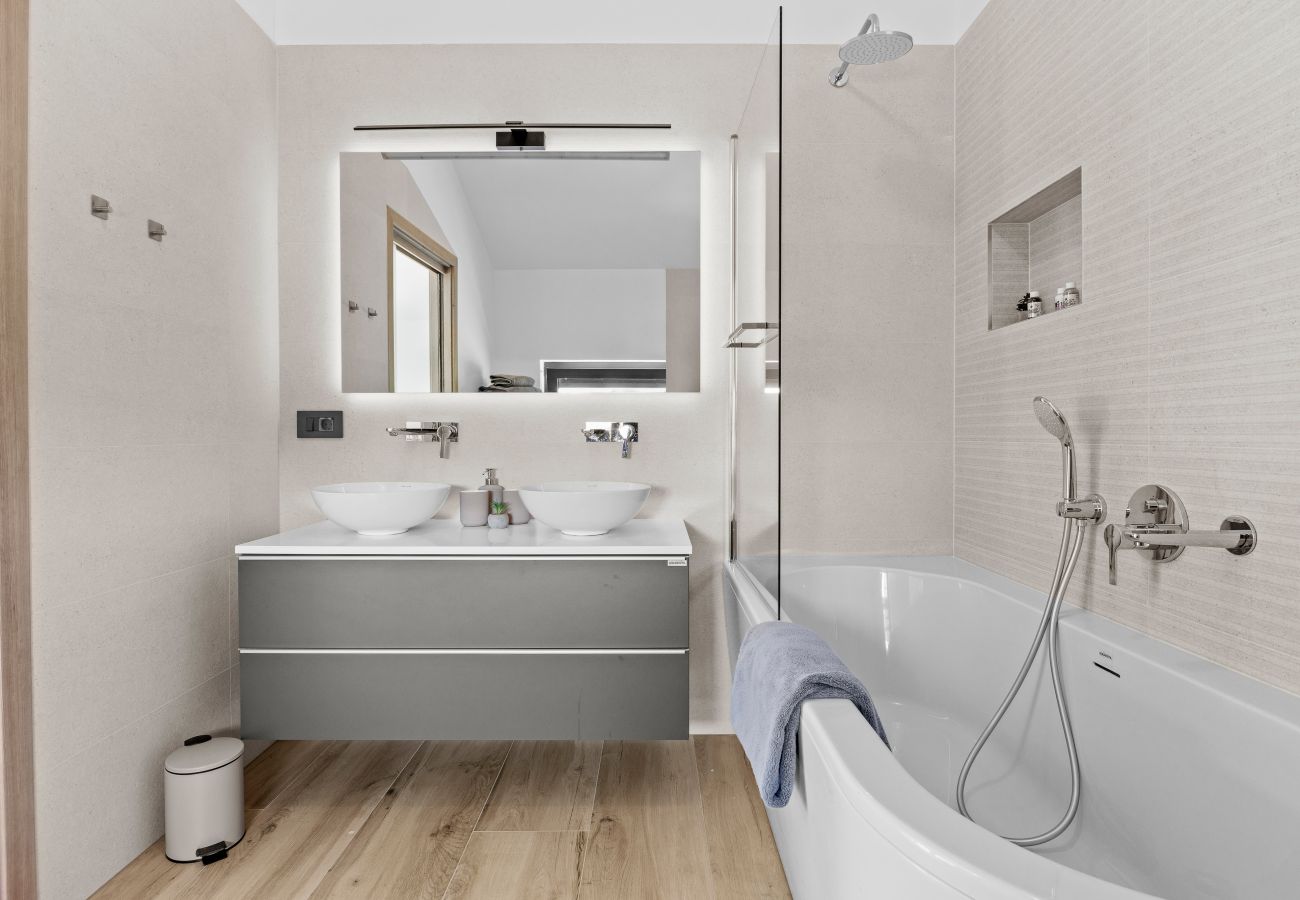 Вилла на Vintijan - Villa Enja for 8 people near Pula with private pool & pet friendly